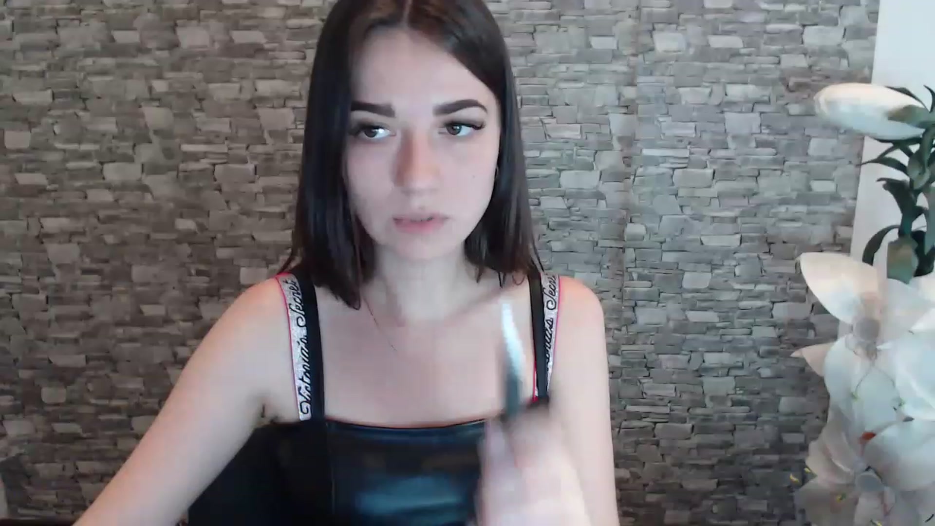 Gallery image thumbnail from Eva_Eldis's myfreecams stream on, 06/25/2023, 14:32 image 17 of 20