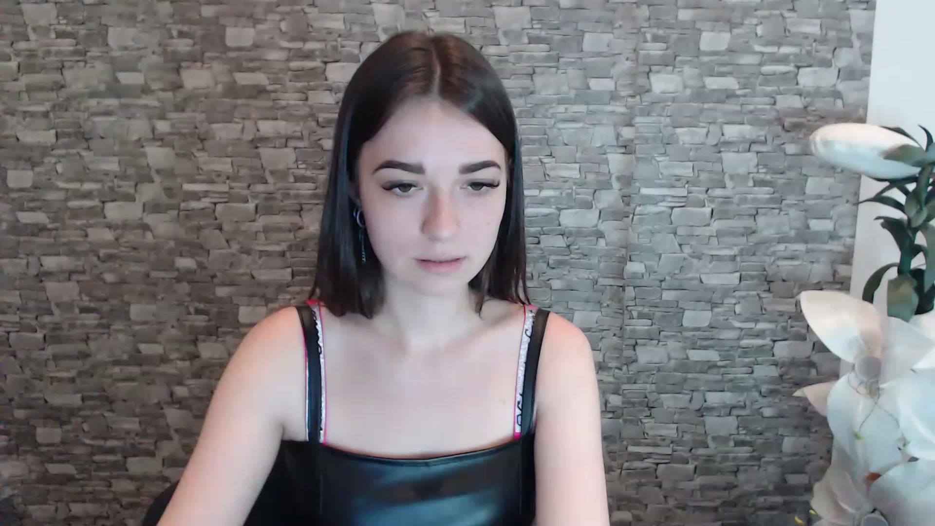 Gallery image thumbnail from Eva_Eldis's myfreecams stream on, 06/25/2023, 15:34 image 6 of 20