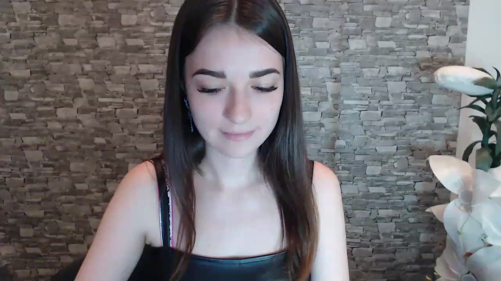 Gallery image thumbnail from Eva_Eldis's myfreecams stream on, 06/25/2023, 15:34 image 17 of 20