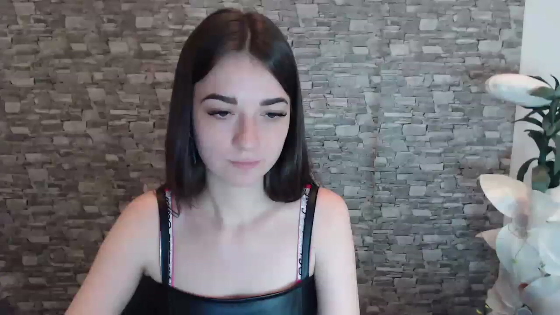 Gallery image thumbnail from Eva_Eldis's myfreecams stream on, 06/25/2023, 15:34 image 11 of 20