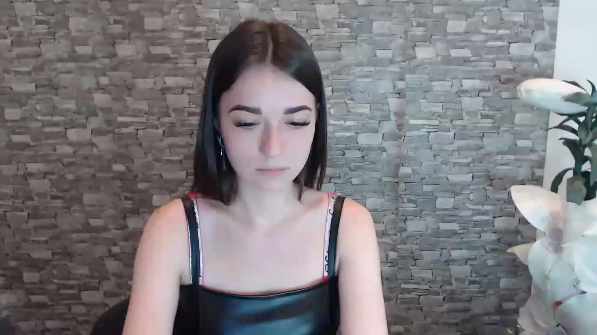Gallery image thumbnail from Eva_Eldis's myfreecams stream on, 06/25/2023, 15:34 image 5 of 20