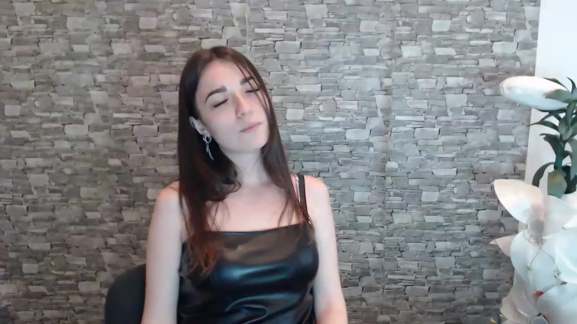 Gallery image thumbnail from Eva_Eldis's myfreecams stream on, 06/25/2023, 15:34 image 3 of 20