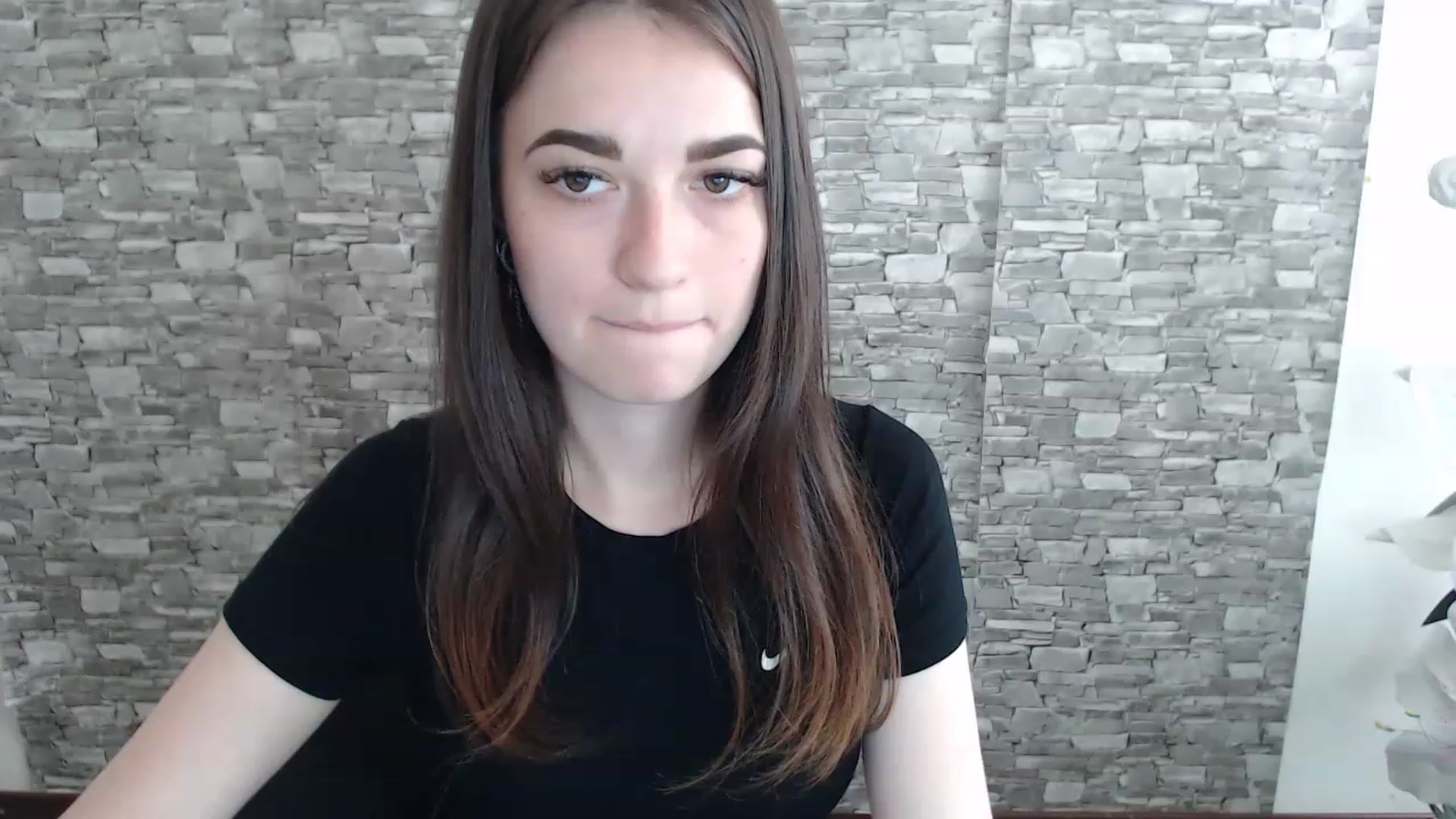 Gallery image thumbnail from Eva_Eldis's myfreecams stream on, 06/27/2023, 09:49 image 15 of 20