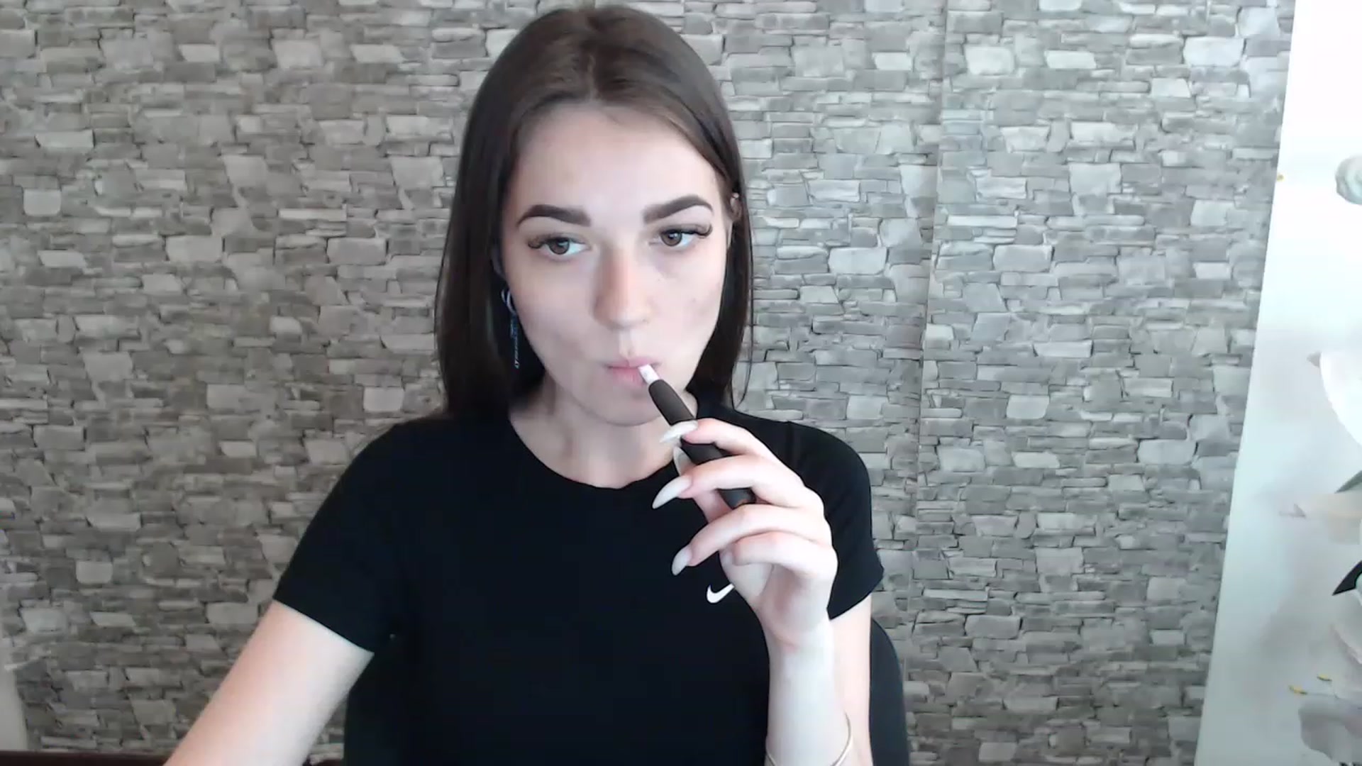 Gallery image thumbnail from Eva_Eldis's myfreecams stream on, 06/27/2023, 11:21 image 16 of 20