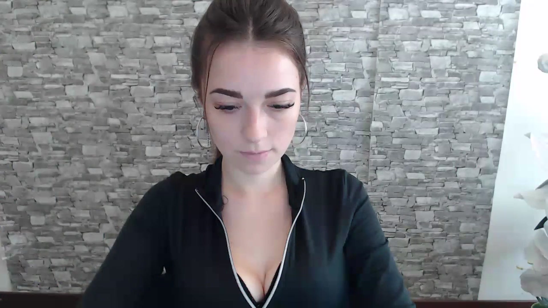 Gallery image thumbnail from Eva_Eldis's myfreecams stream on, 06/29/2023, 09:51 image 17 of 20