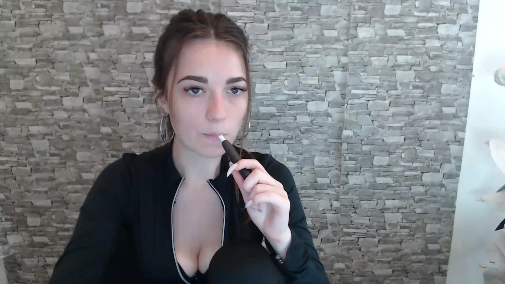 Gallery image thumbnail from Eva_Eldis's myfreecams stream on, 06/29/2023, 11:39 image 15 of 20