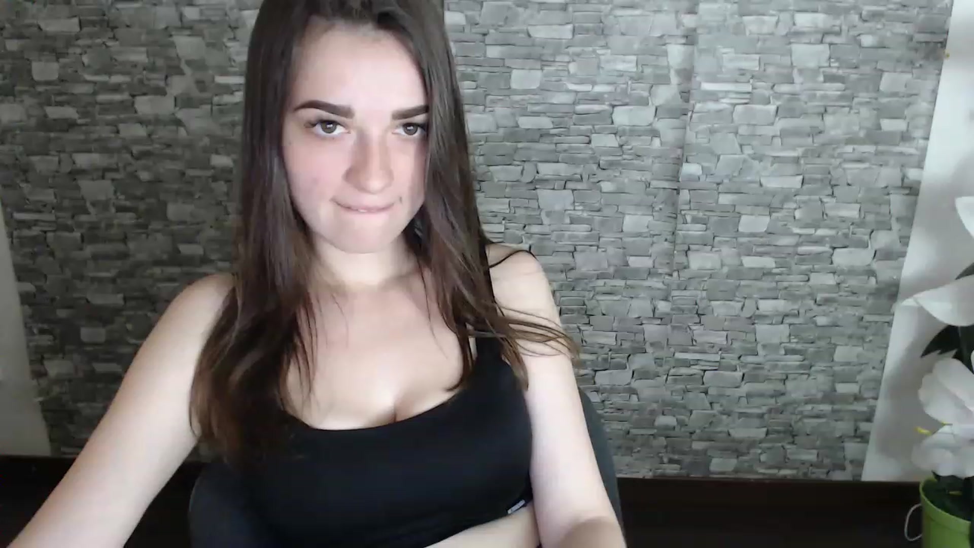 Gallery image thumbnail from Eva_Eldis's myfreecams stream on, 06/30/2023, 17:38 image 12 of 20
