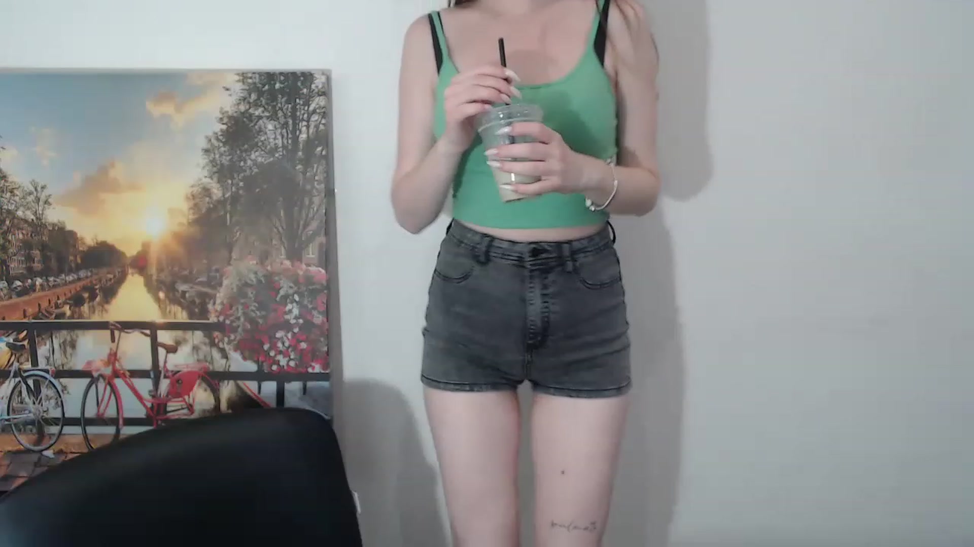 Gallery image thumbnail from Eva_Eldis's myfreecams stream on, 07/06/2023, 10:40 image 17 of 20