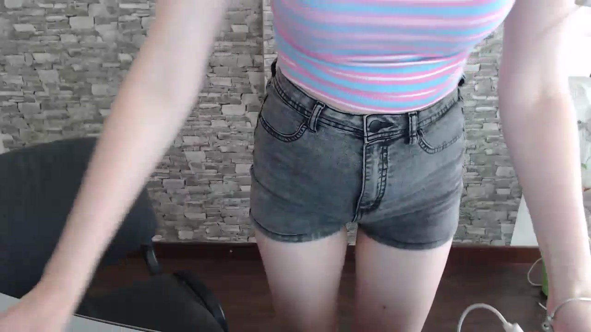 Gallery image thumbnail from Eva_Eldis's myfreecams stream on, 07/07/2023, 10:04 image 11 of 20