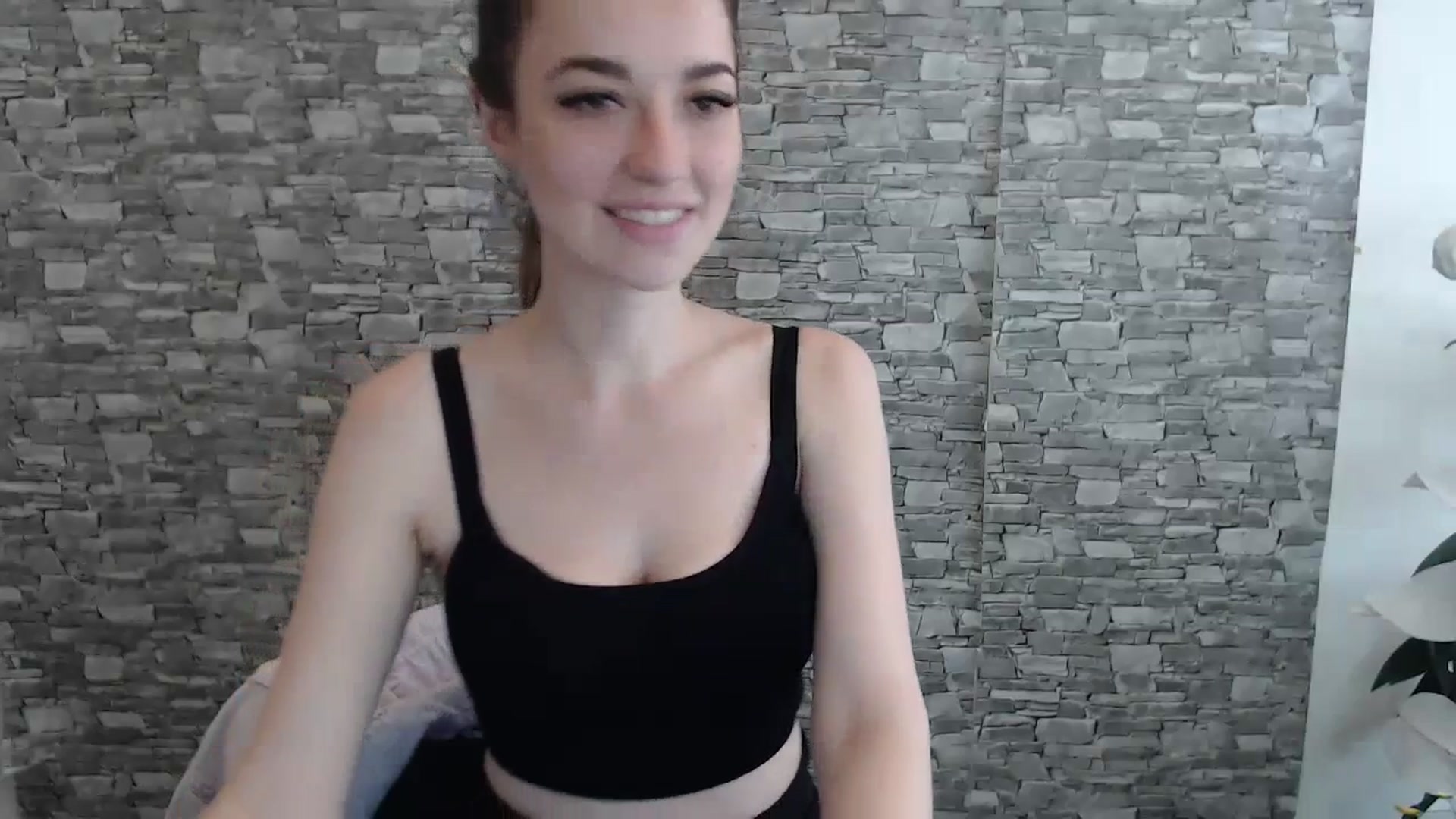 Gallery image thumbnail from Eva_Eldis's myfreecams stream on, 07/08/2023, 09:24 image 19 of 20
