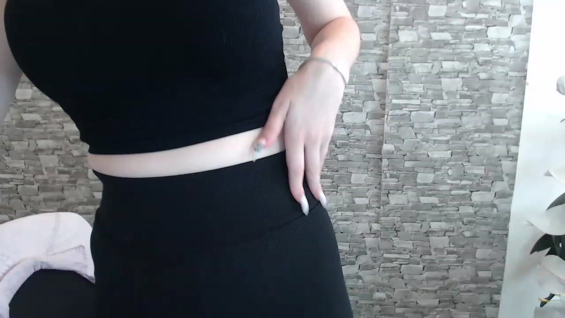 Gallery image thumbnail from Eva_Eldis's myfreecams stream on, 07/08/2023, 10:47 image 9 of 20