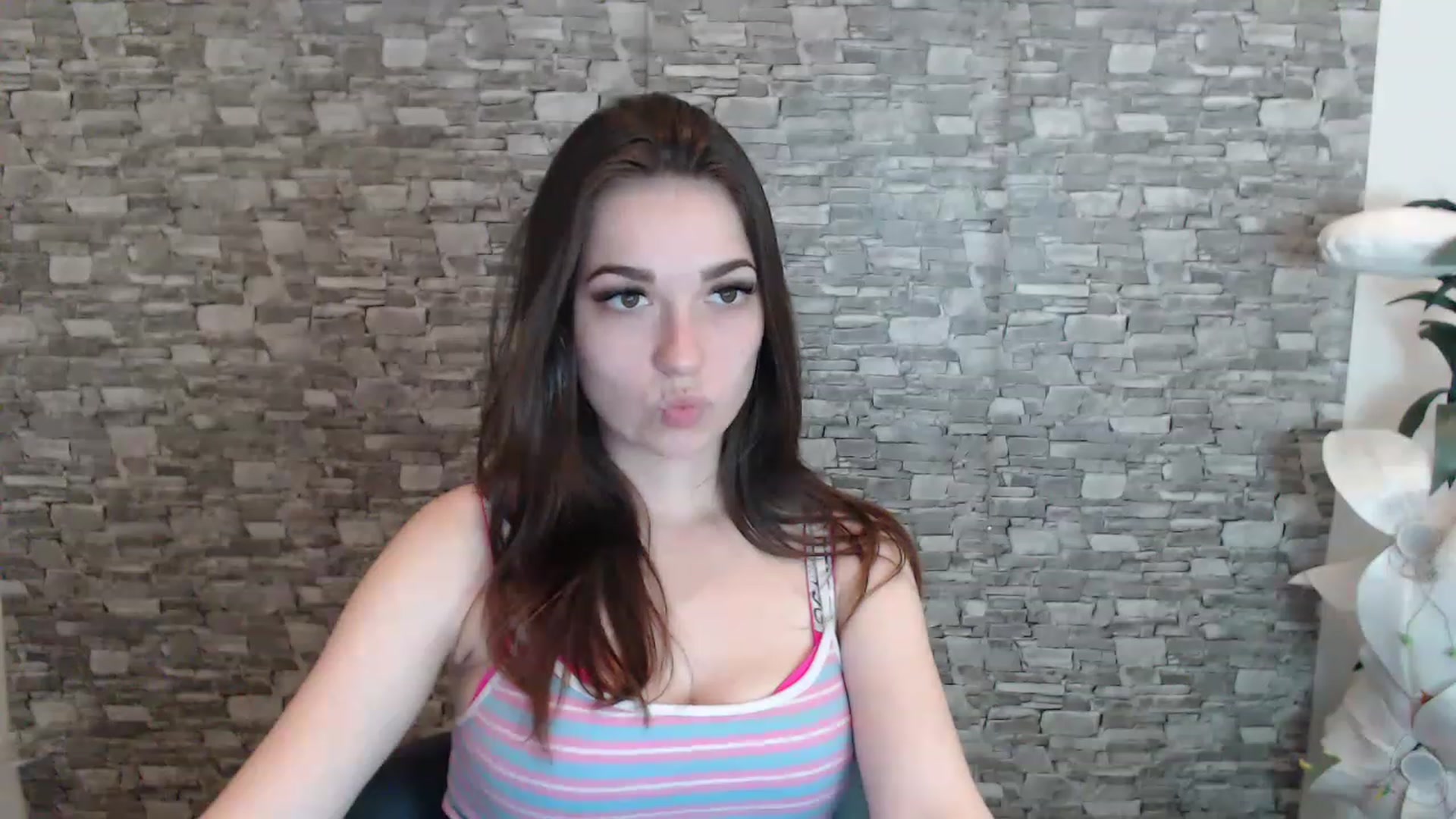Gallery image thumbnail from Eva_Eldis's myfreecams stream on, 07/11/2023, 16:14 image 16 of 20