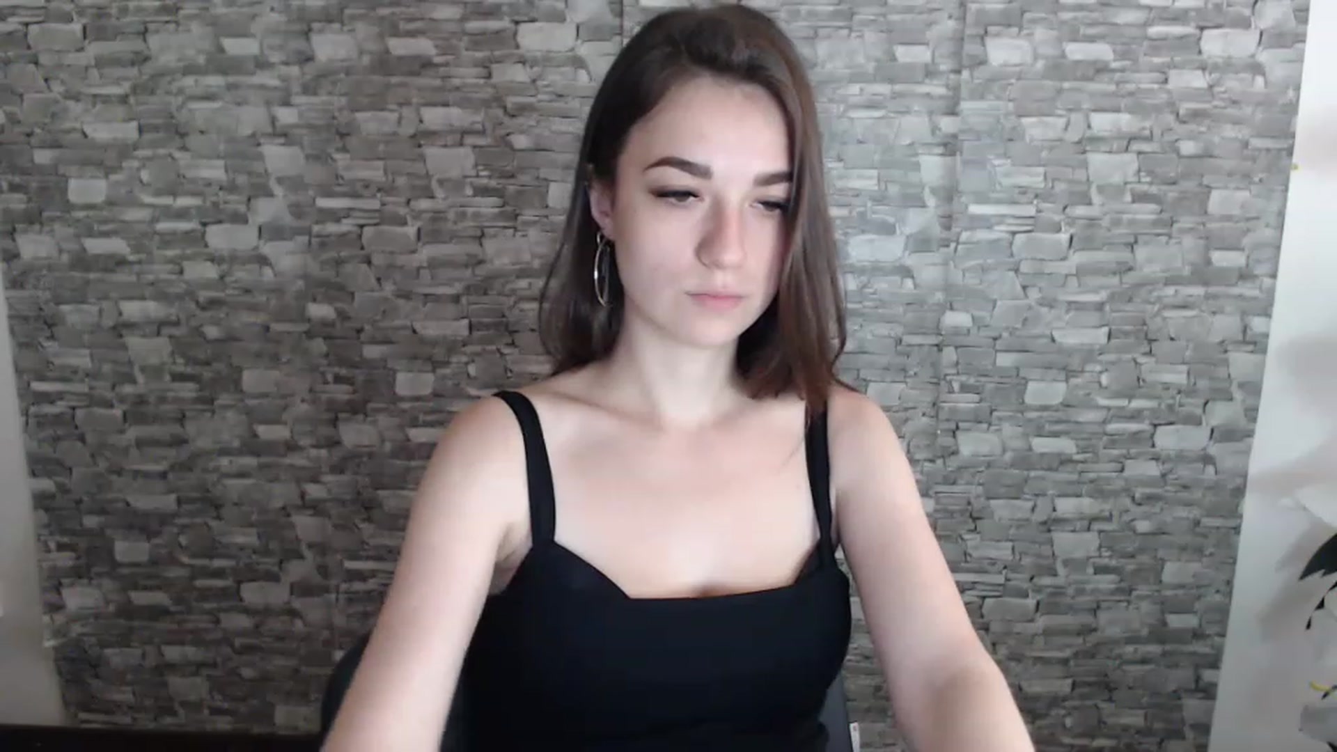 Gallery image thumbnail from Eva_Eldis's myfreecams stream on, 07/15/2023, 14:46 image 14 of 20