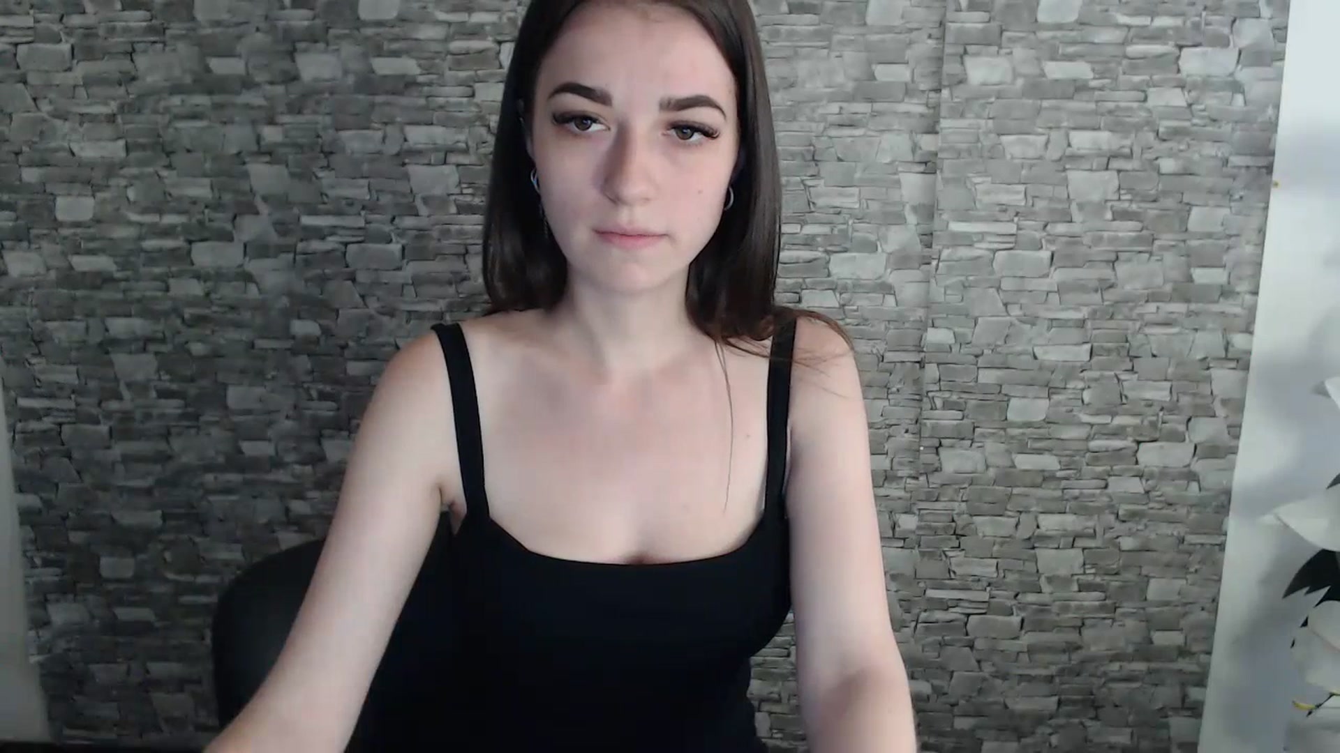 Gallery image thumbnail from Eva_Eldis's myfreecams stream on, 07/17/2023, 14:10 image 5 of 20