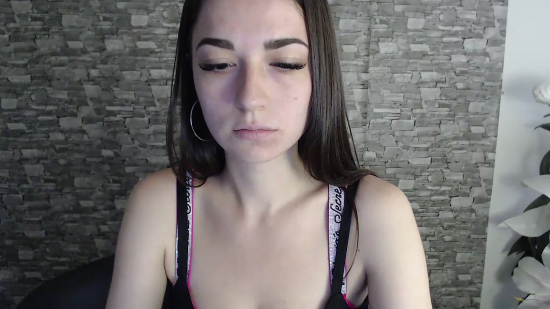 Gallery image thumbnail from Eva_Eldis's myfreecams stream on, 07/19/2023, 15:50 image 12 of 20