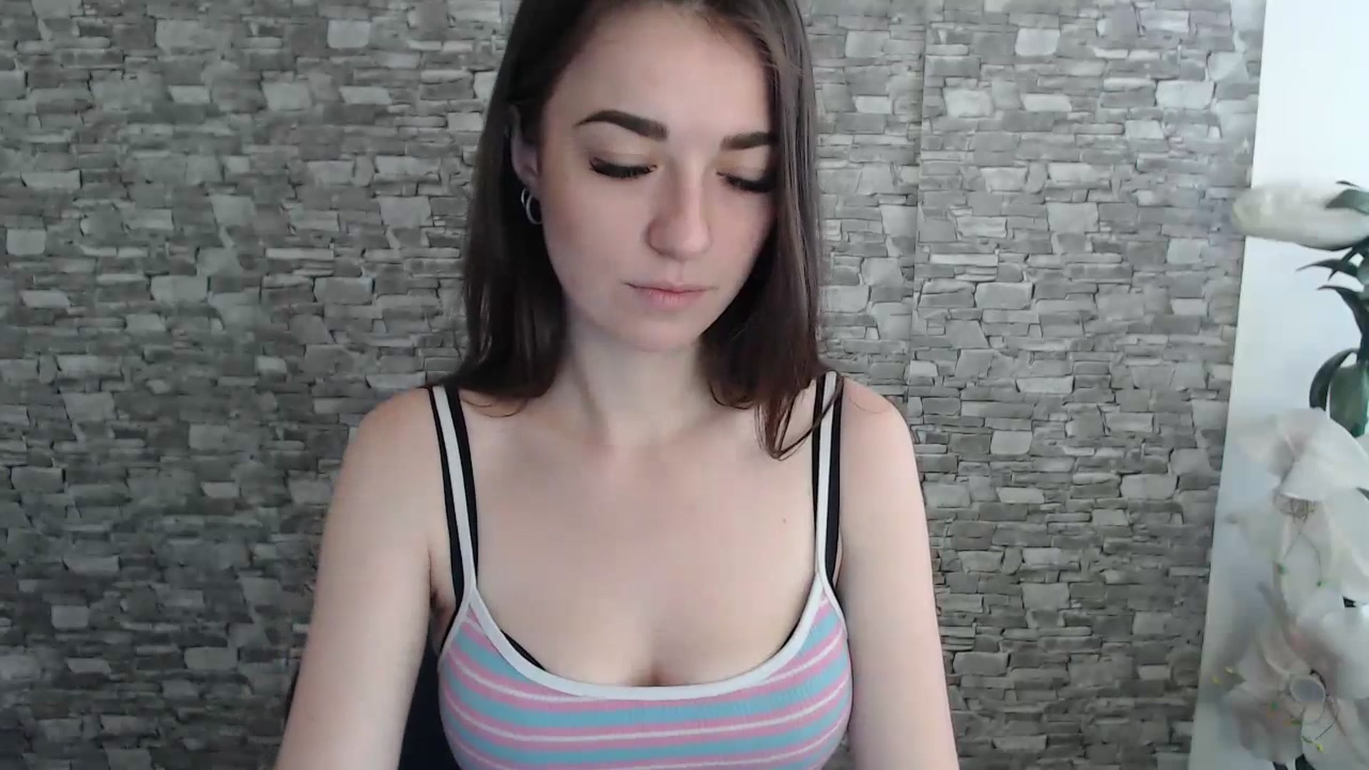 Gallery image thumbnail from Eva_Eldis's myfreecams stream on, 07/21/2023, 11:19 image 3 of 20