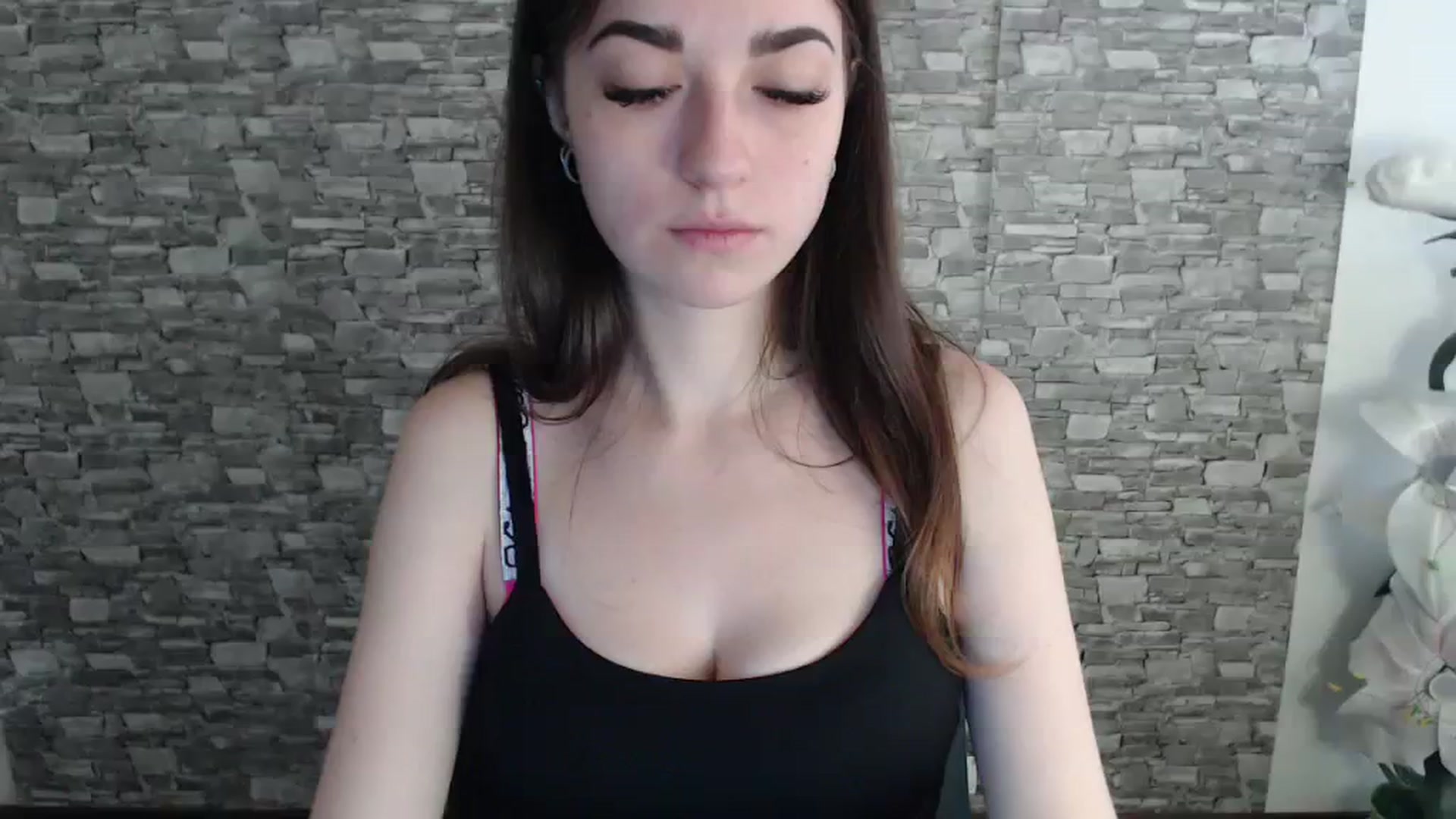 Gallery image thumbnail from Eva_Eldis's myfreecams stream on, 07/22/2023, 11:25 image 17 of 20