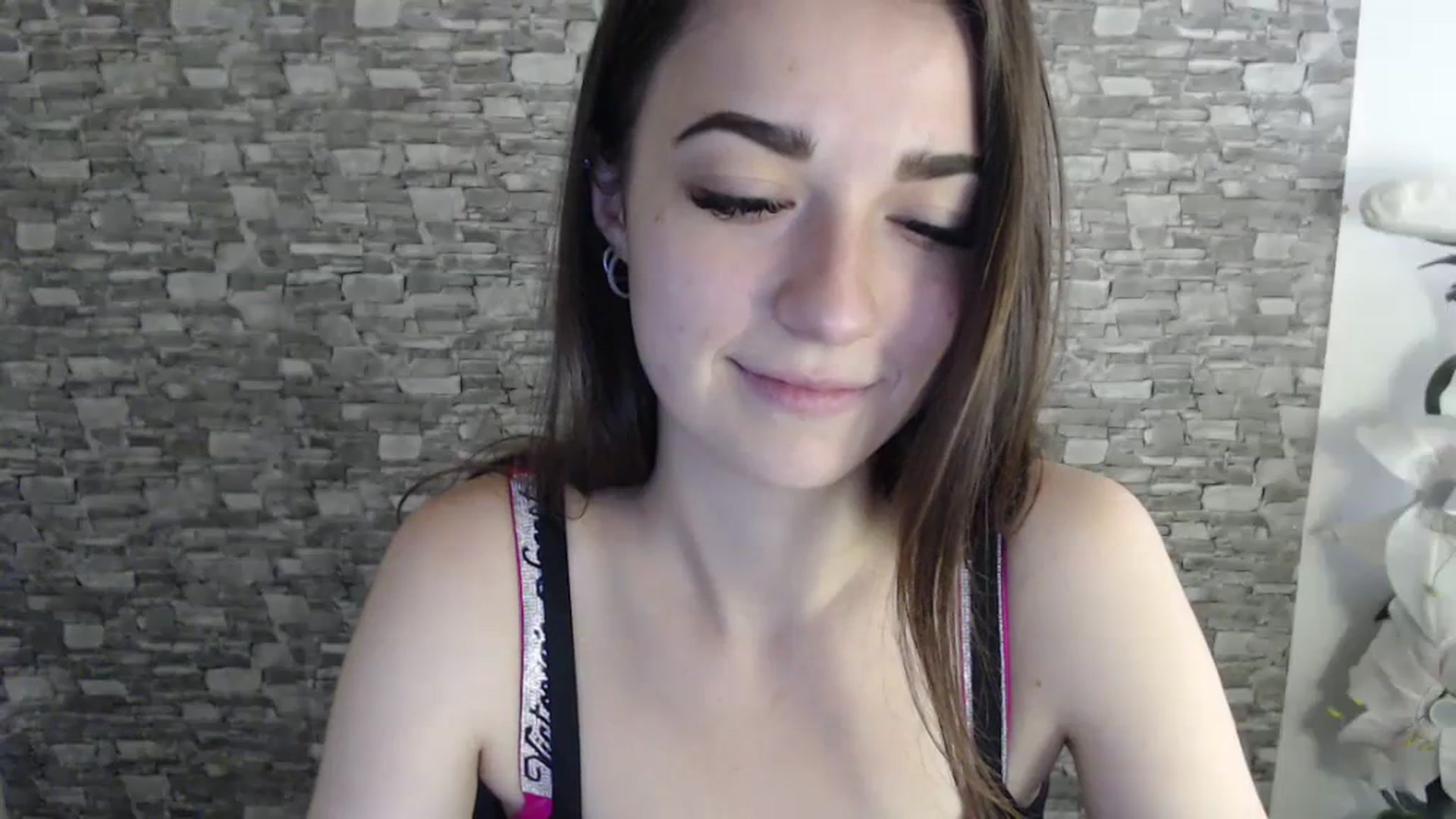 Gallery image thumbnail from Eva_Eldis's myfreecams stream on, 07/22/2023, 13:53 image 13 of 20