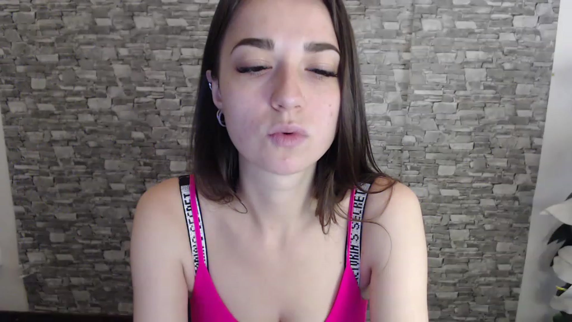 Gallery image thumbnail from Eva_Eldis's myfreecams stream on, 07/27/2023, 16:09 image 18 of 20