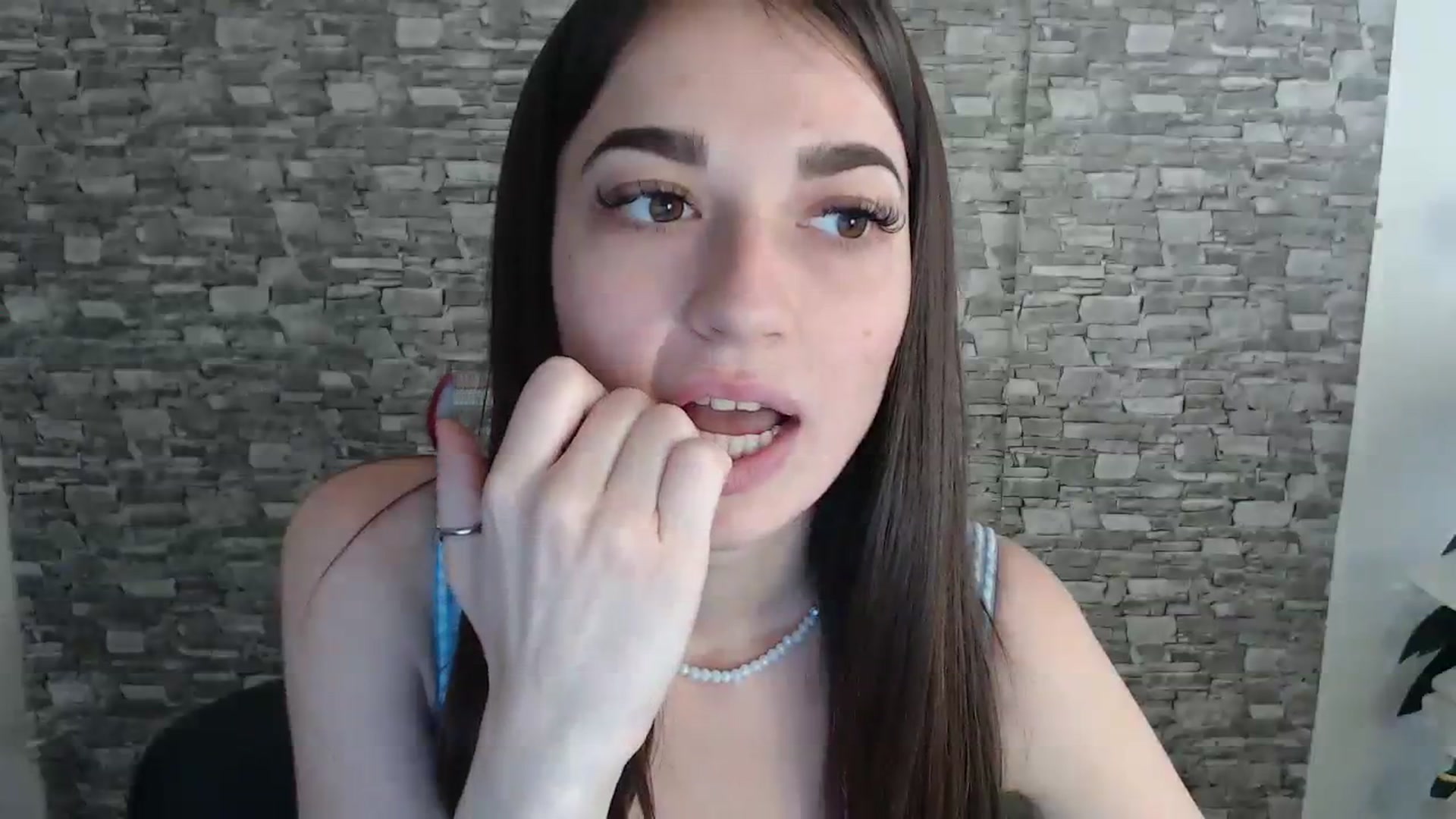 Gallery image thumbnail from Eva_Eldis's myfreecams stream on, 07/31/2023, 12:42 image 18 of 20