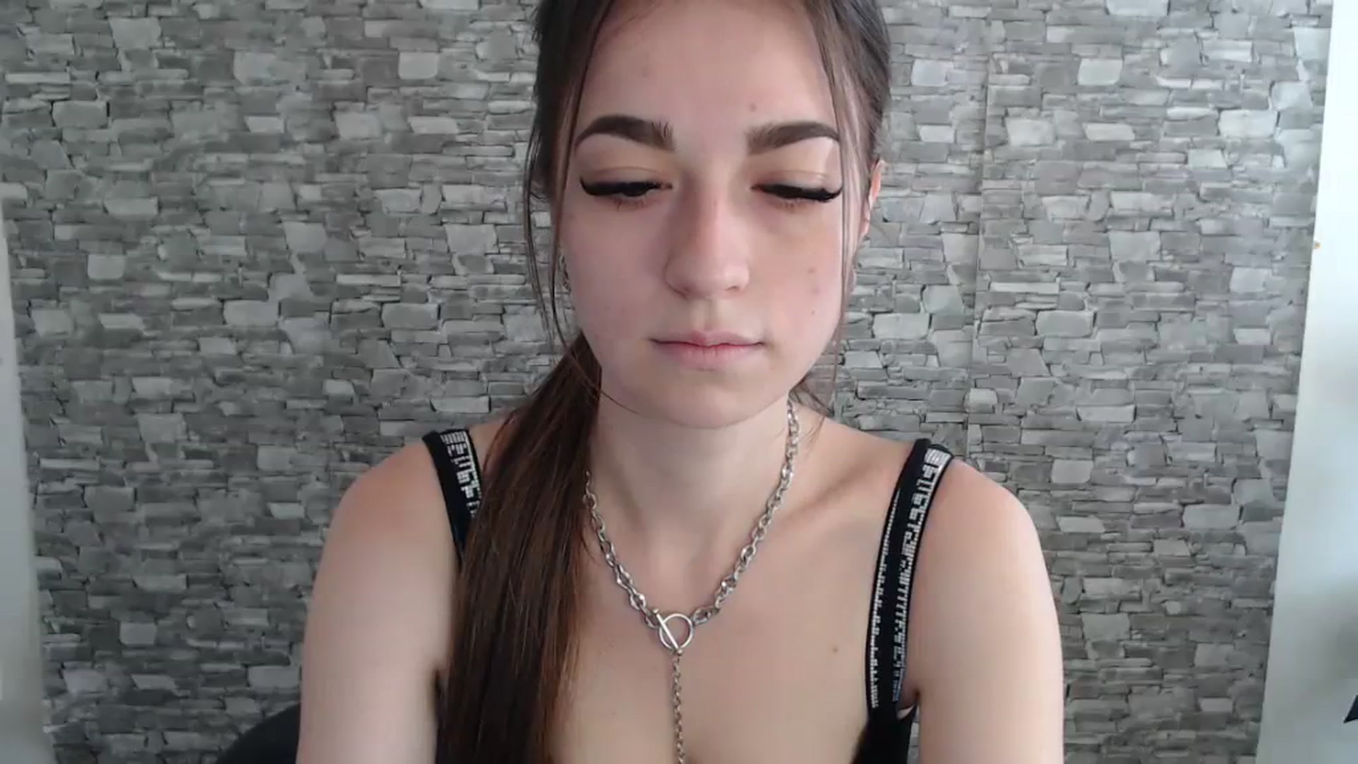 Gallery image thumbnail from Eva_Eldis's myfreecams stream on, 08/03/2023, 10:27 image 3 of 20