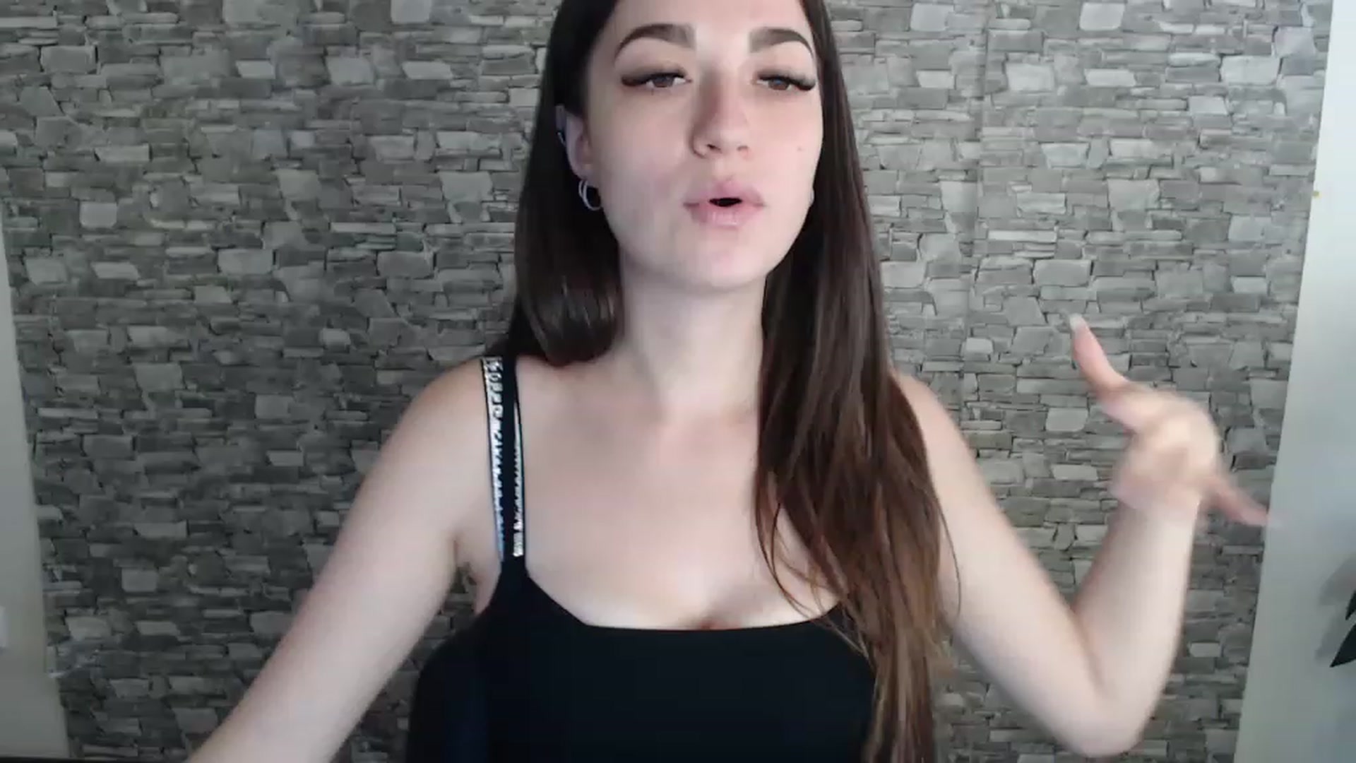 Gallery image thumbnail from Eva_Eldis's myfreecams stream on, 08/03/2023, 12:27 image 1 of 20