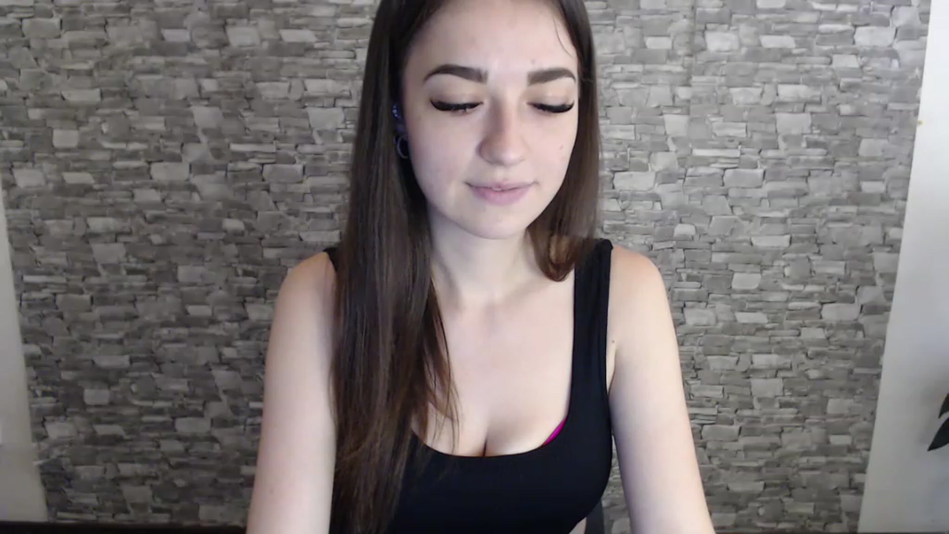 Gallery image thumbnail from Eva_Eldis's myfreecams stream on, 08/04/2023, 14:04 image 13 of 20