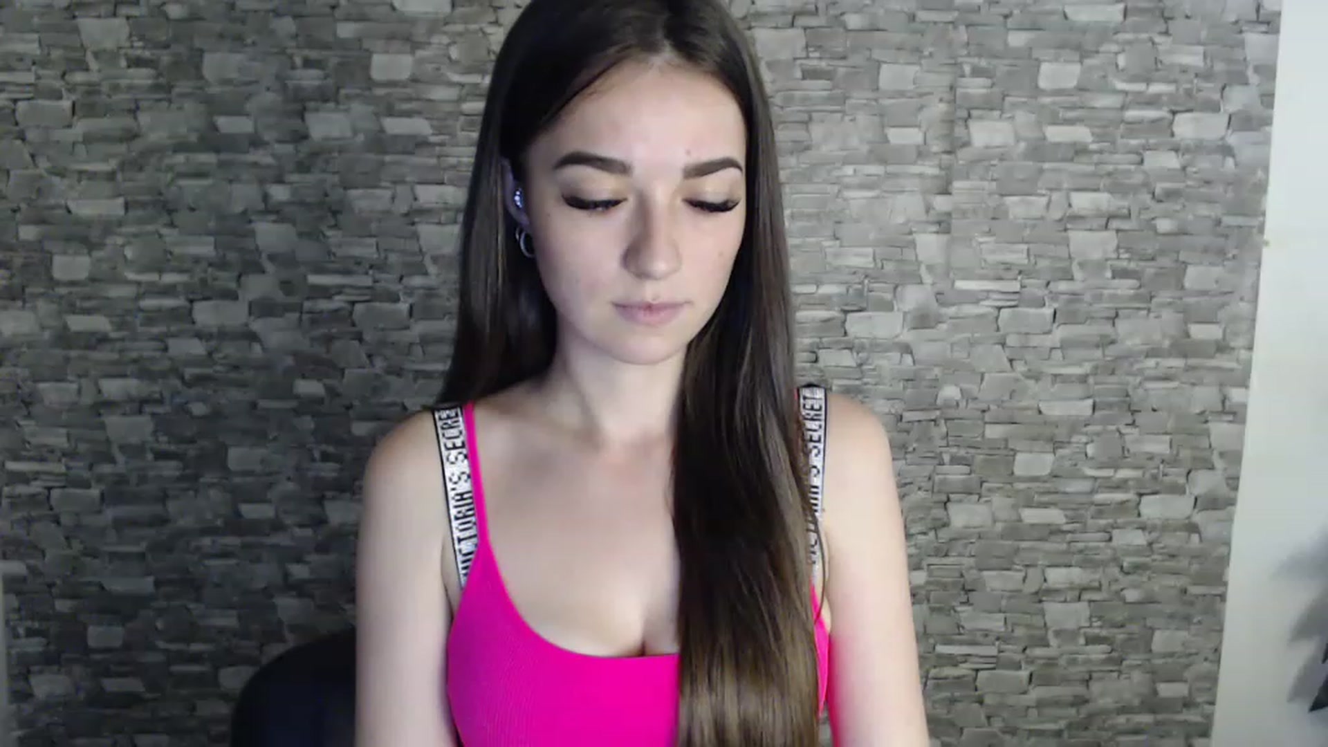 Gallery image thumbnail from Eva_Eldis's myfreecams stream on, 08/07/2023, 15:18 image 16 of 20