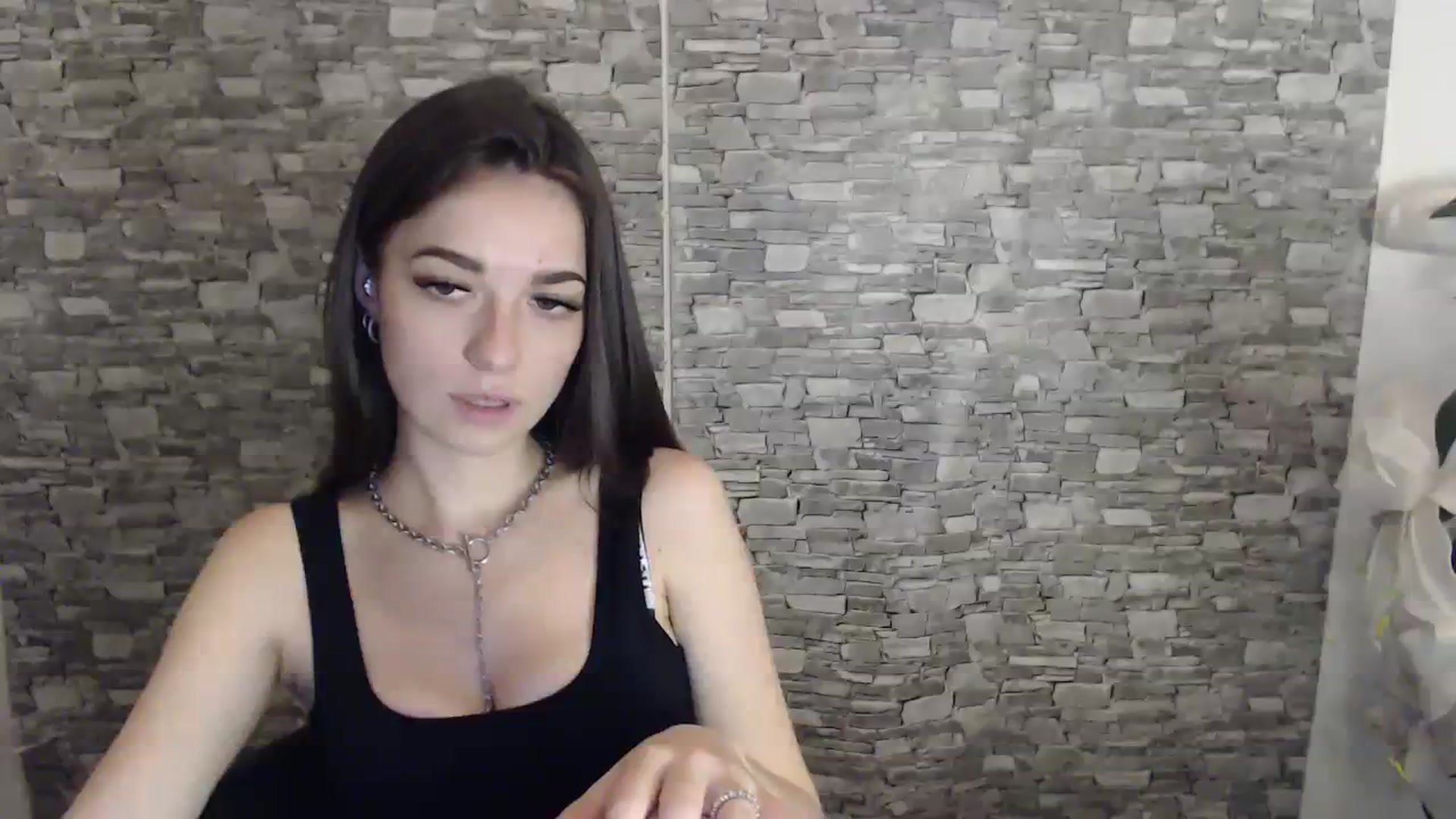 Gallery image thumbnail from Eva_Eldis's myfreecams stream on, 08/08/2023, 13:35 image 17 of 20