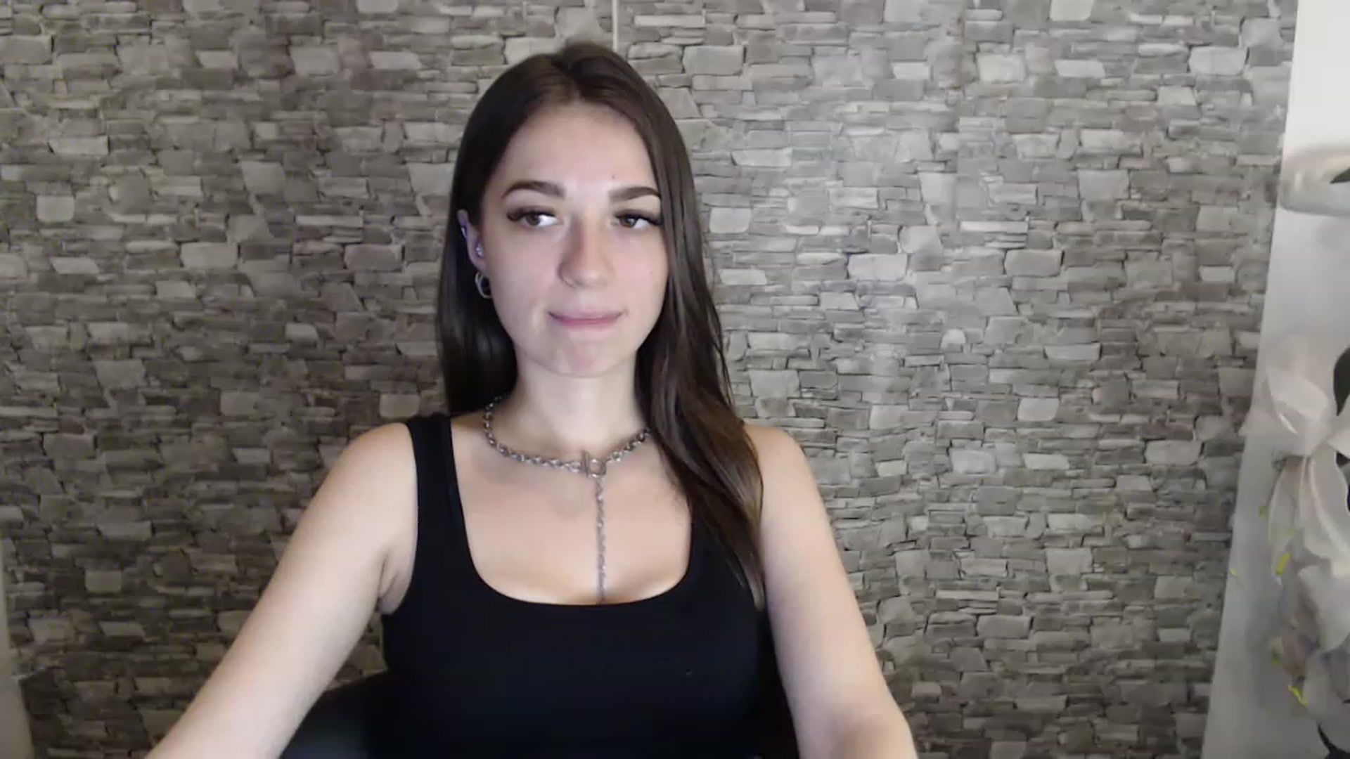 Gallery image thumbnail from Eva_Eldis's myfreecams stream on, 08/08/2023, 15:09 image 11 of 20