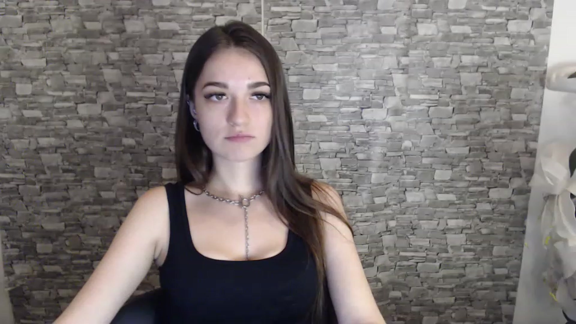 Gallery image thumbnail from Eva_Eldis's myfreecams stream on, 08/08/2023, 15:09 image 14 of 20