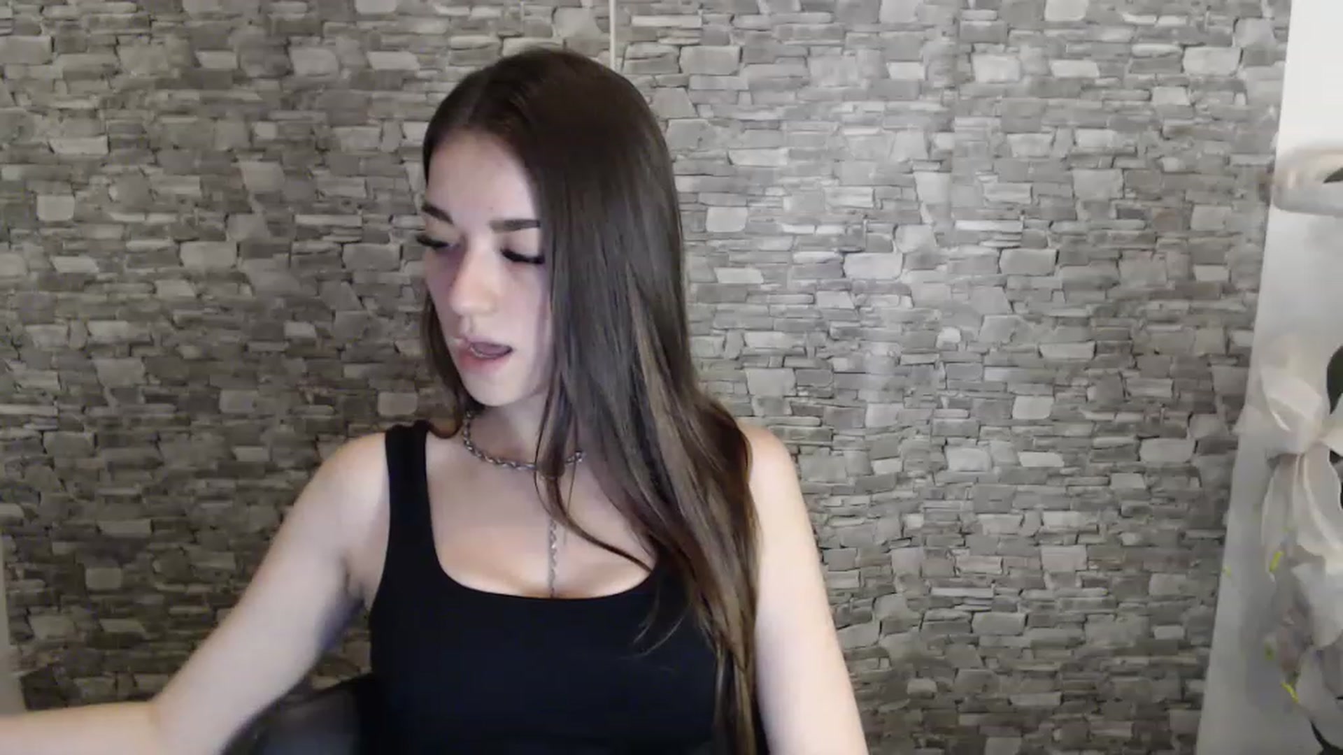 Gallery image thumbnail from Eva_Eldis's myfreecams stream on, 08/08/2023, 15:09 image 13 of 20
