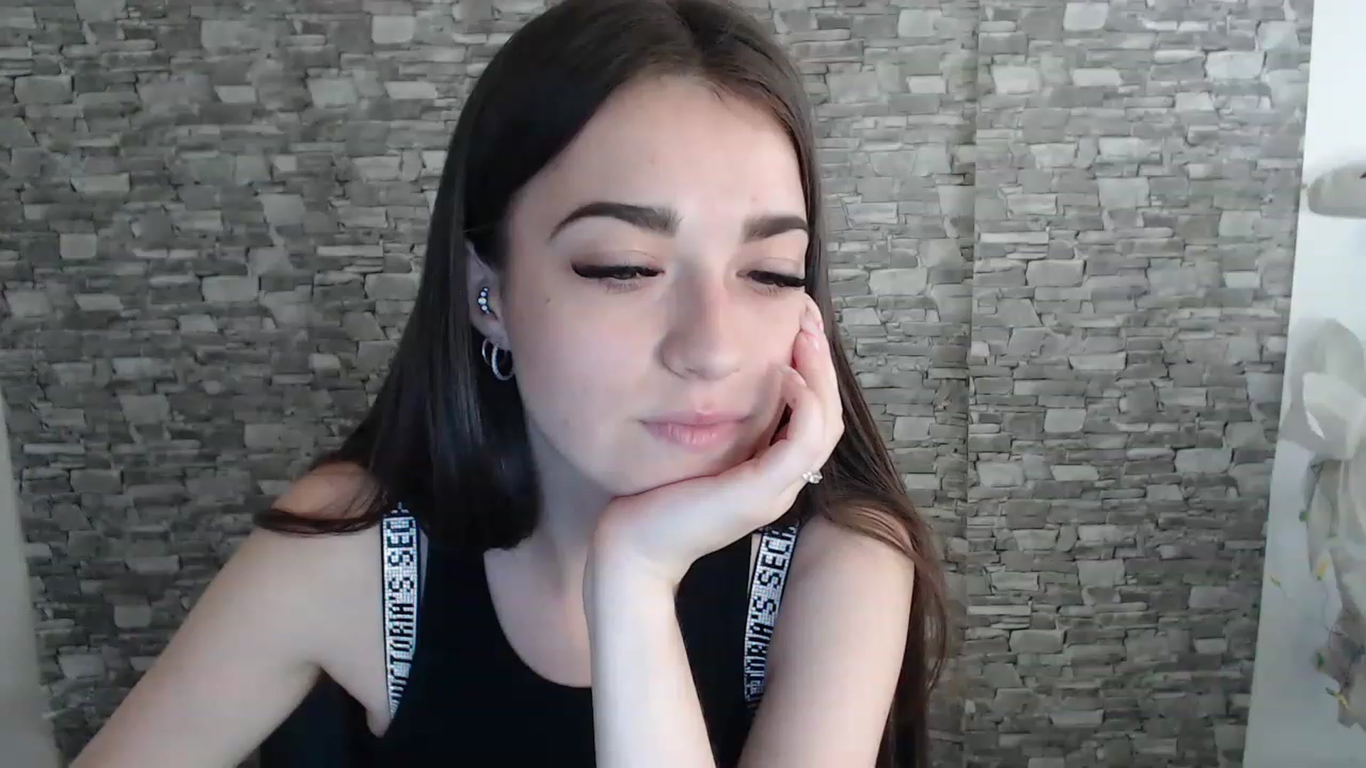 Gallery image thumbnail from Eva_Eldis's myfreecams stream on, 08/10/2023, 13:50 image 10 of 20