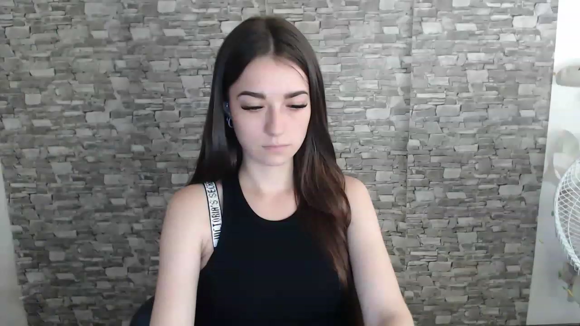 Gallery image thumbnail from Eva_Eldis's myfreecams stream on, 08/10/2023, 14:50 image 16 of 20