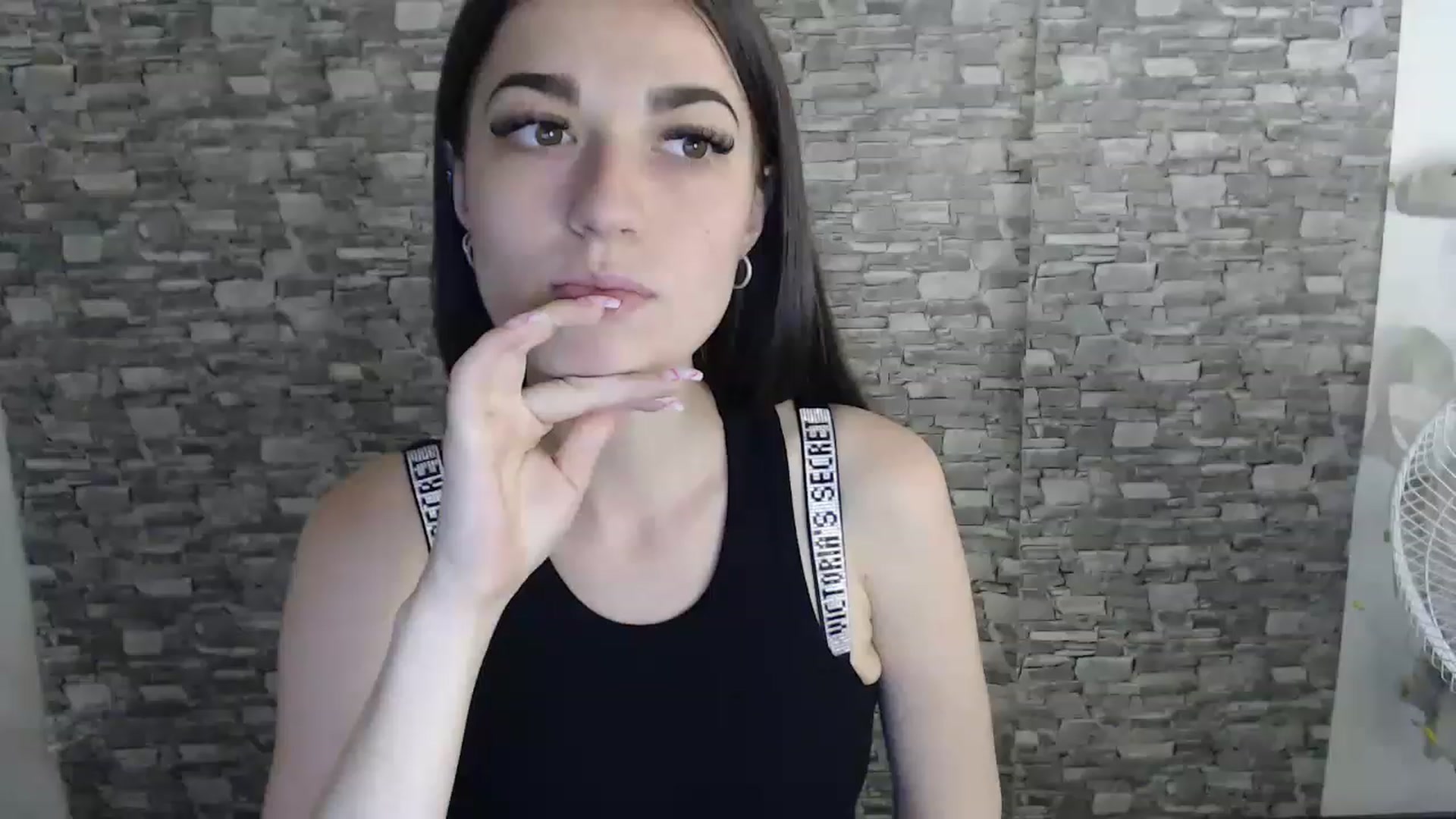 Gallery image thumbnail from Eva_Eldis's myfreecams stream on, 08/10/2023, 15:17 image 13 of 20