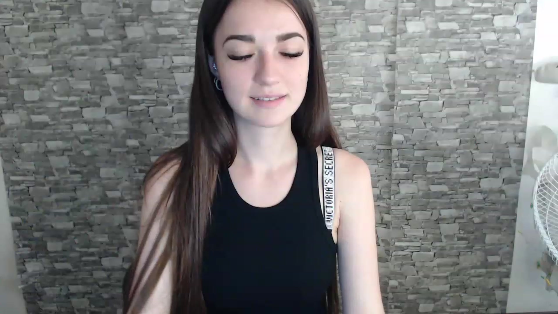 Gallery image thumbnail from Eva_Eldis's myfreecams stream on, 08/10/2023, 15:17 image 14 of 20