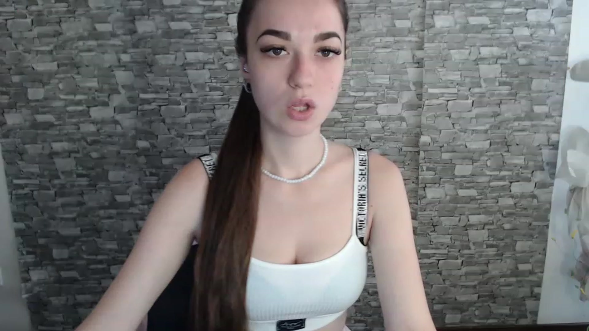 Gallery image thumbnail from Eva_Eldis's myfreecams stream on, 08/11/2023, 10:20 image 15 of 20