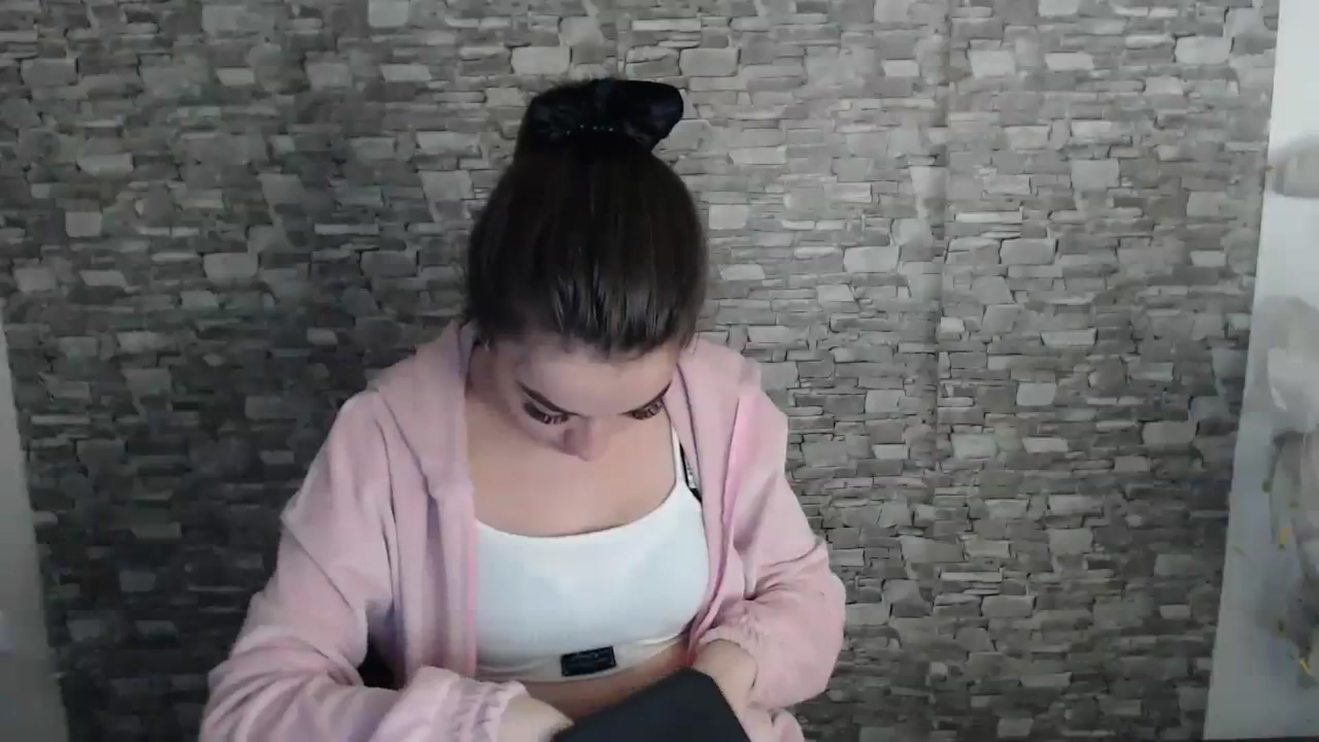 Gallery image thumbnail from Eva_Eldis's myfreecams stream on, 08/11/2023, 14:08 image 17 of 20