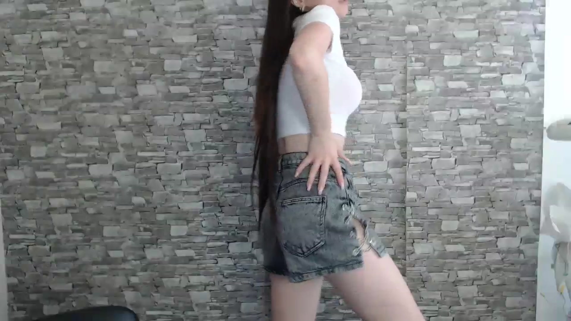 Gallery image thumbnail from Eva_Eldis's myfreecams stream on, 08/12/2023, 10:59 image 12 of 20