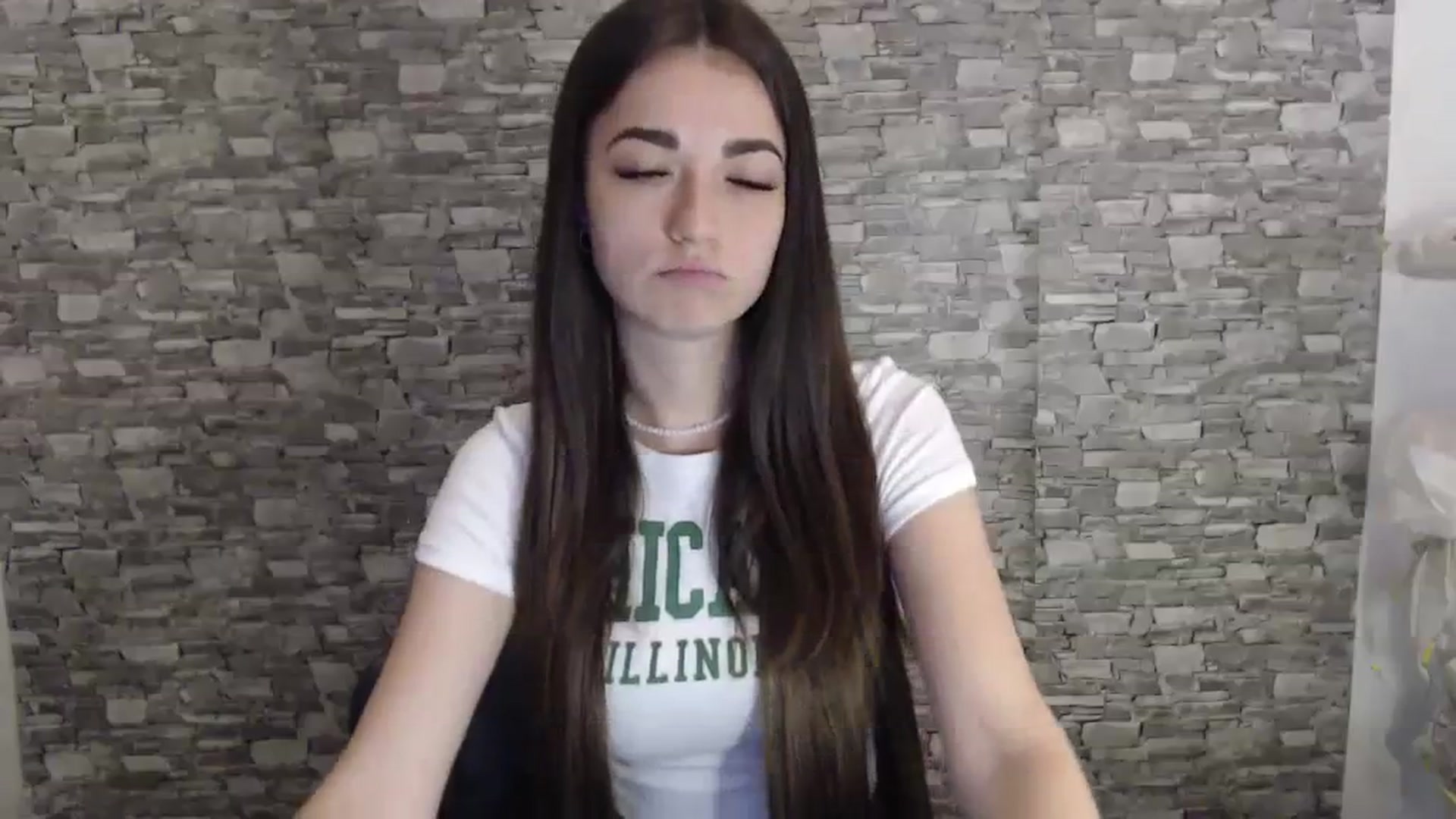 Gallery image thumbnail from Eva_Eldis's myfreecams stream on, 08/17/2023, 16:31 image 14 of 20