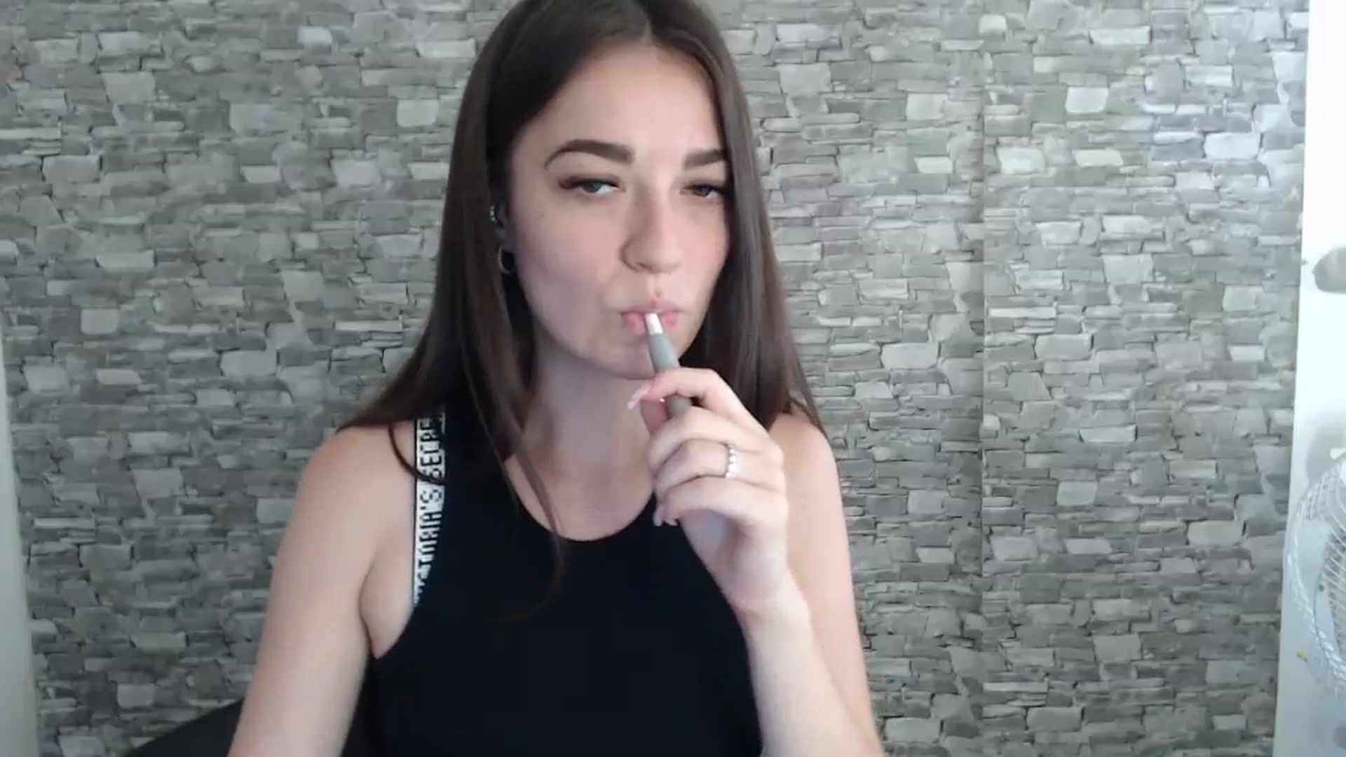 Gallery image thumbnail from Eva_Eldis's myfreecams stream on, 08/18/2023, 09:55 image 15 of 20