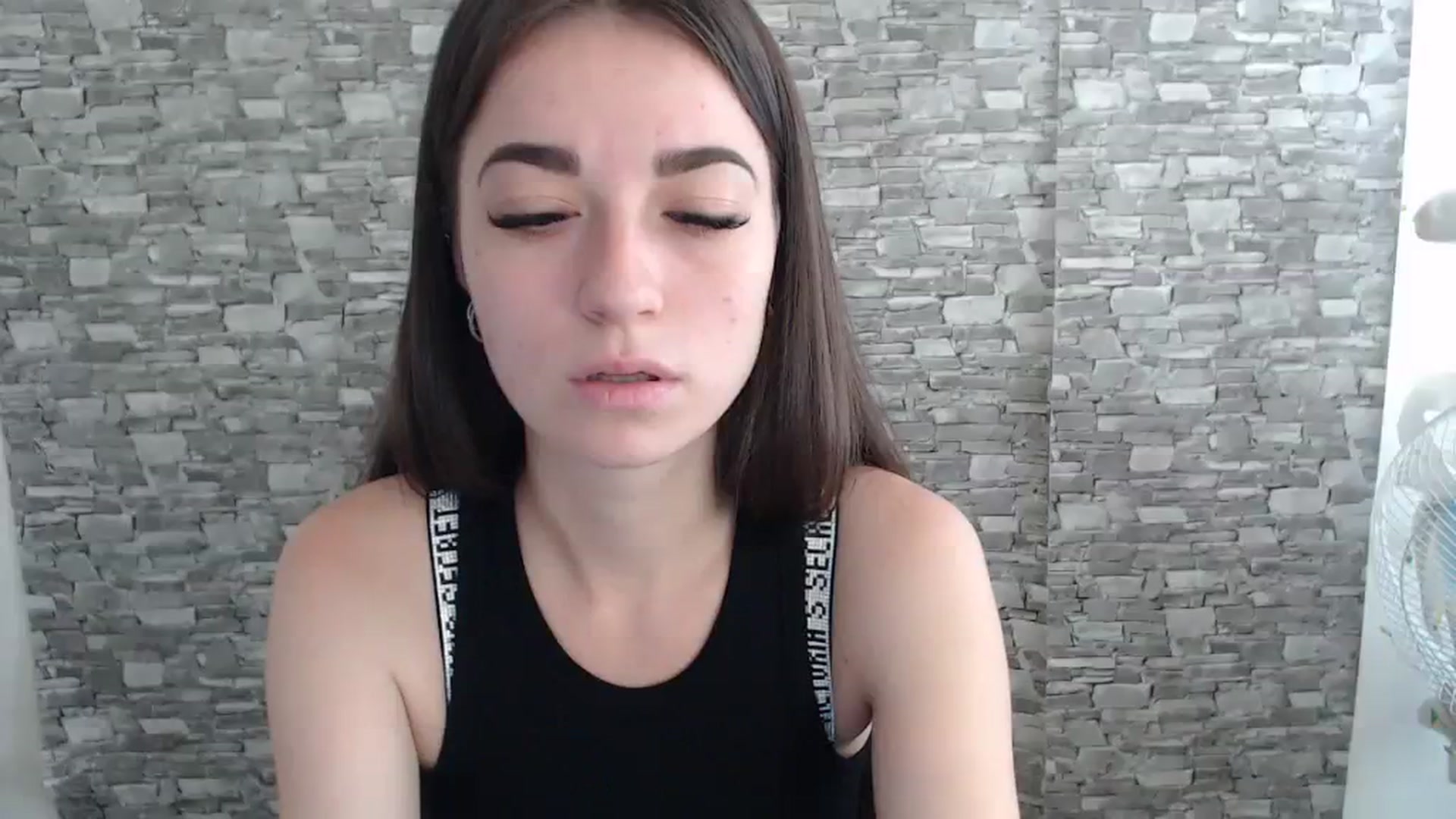 Gallery image thumbnail from Eva_Eldis's myfreecams stream on, 08/18/2023, 09:55 image 11 of 20