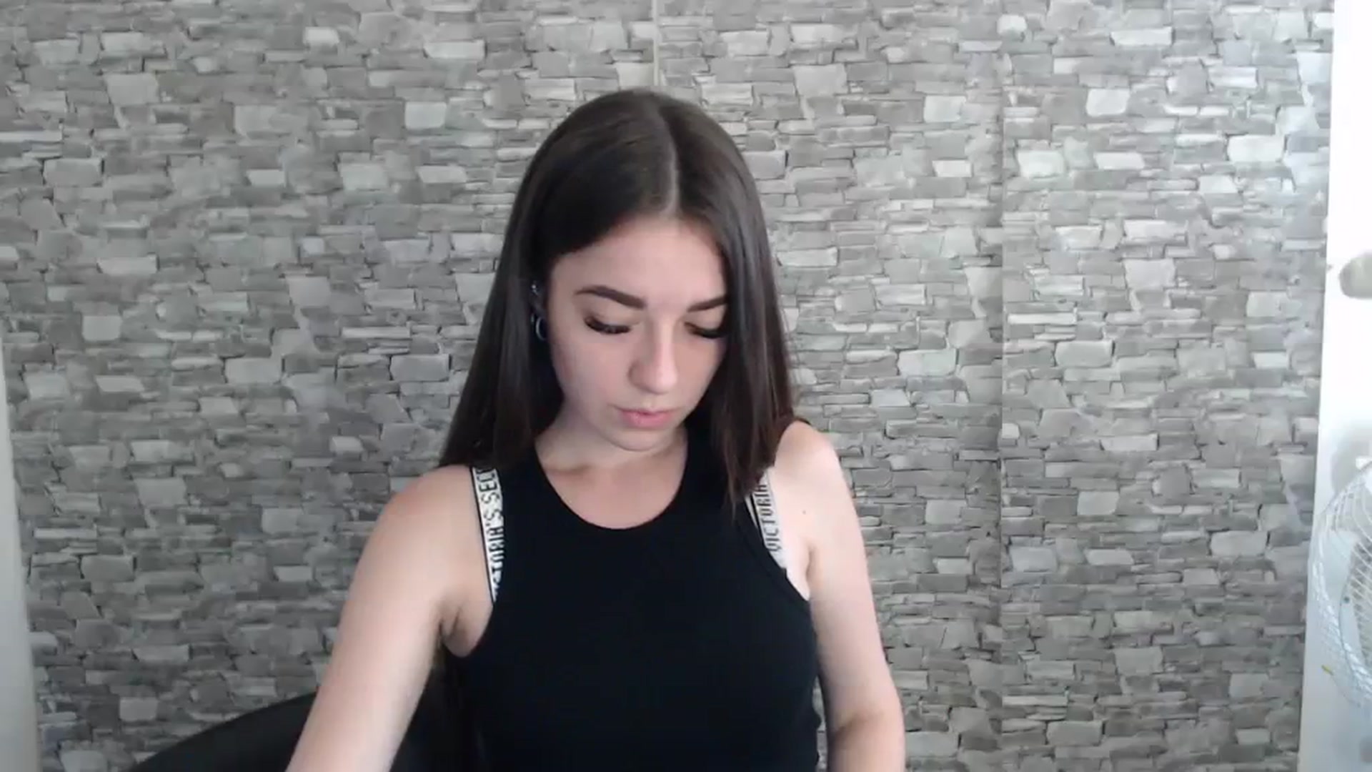 Gallery image thumbnail from Eva_Eldis's myfreecams stream on, 08/18/2023, 09:55 image 17 of 20