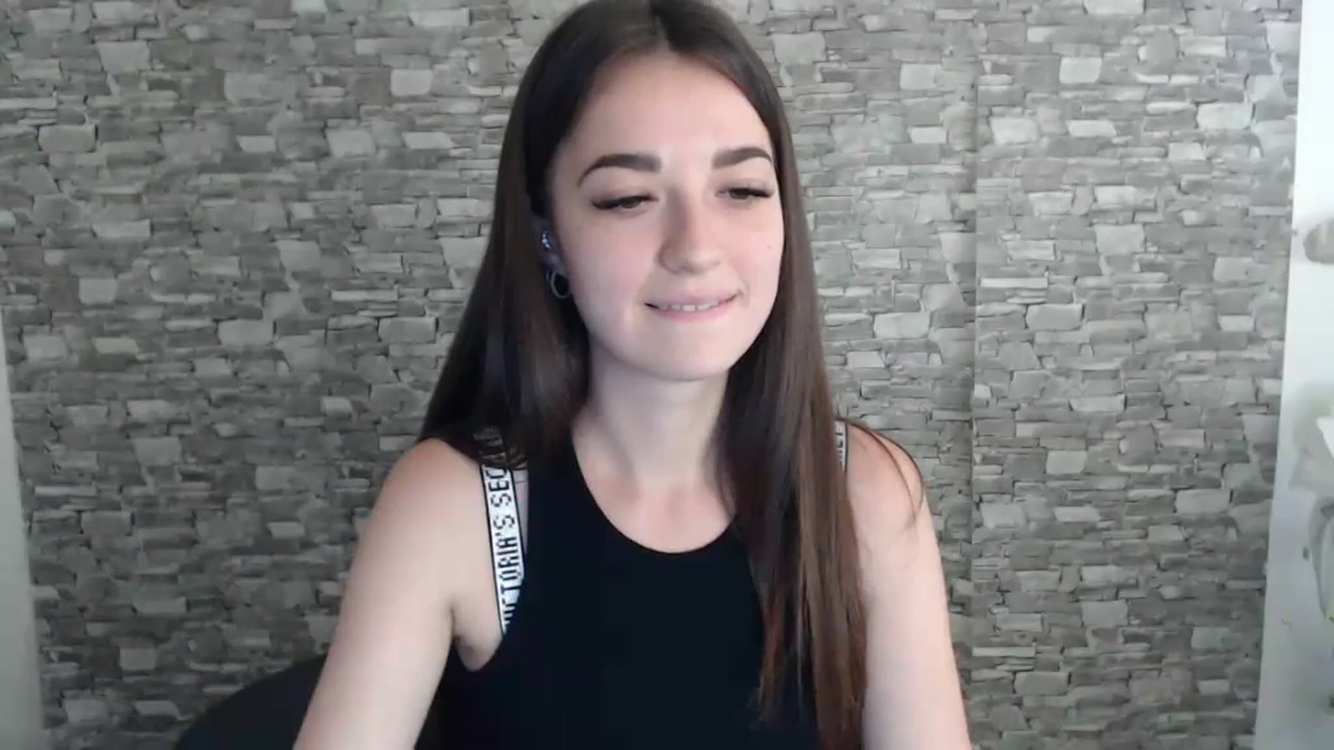 Gallery image thumbnail from Eva_Eldis's myfreecams stream on, 08/18/2023, 13:33 image 16 of 20