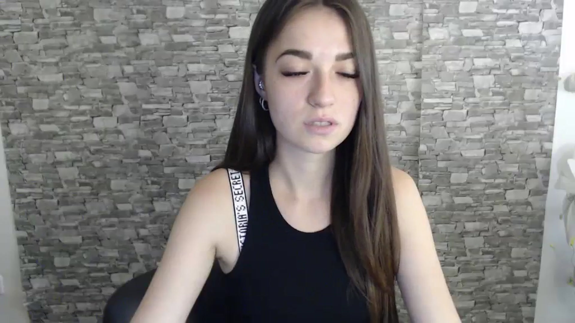 Gallery image thumbnail from Eva_Eldis's myfreecams stream on, 08/18/2023, 13:57 image 3 of 20