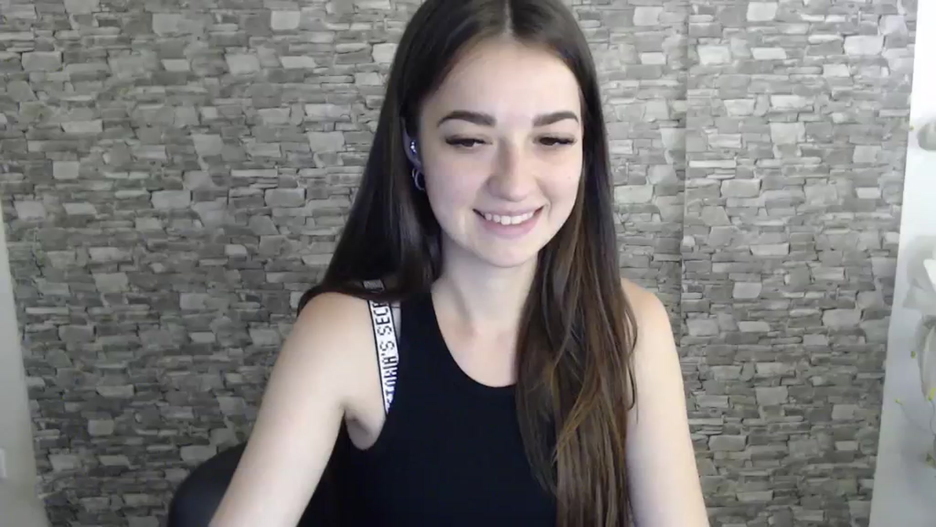 Gallery image thumbnail from Eva_Eldis's myfreecams stream on, 08/18/2023, 13:57 image 9 of 20
