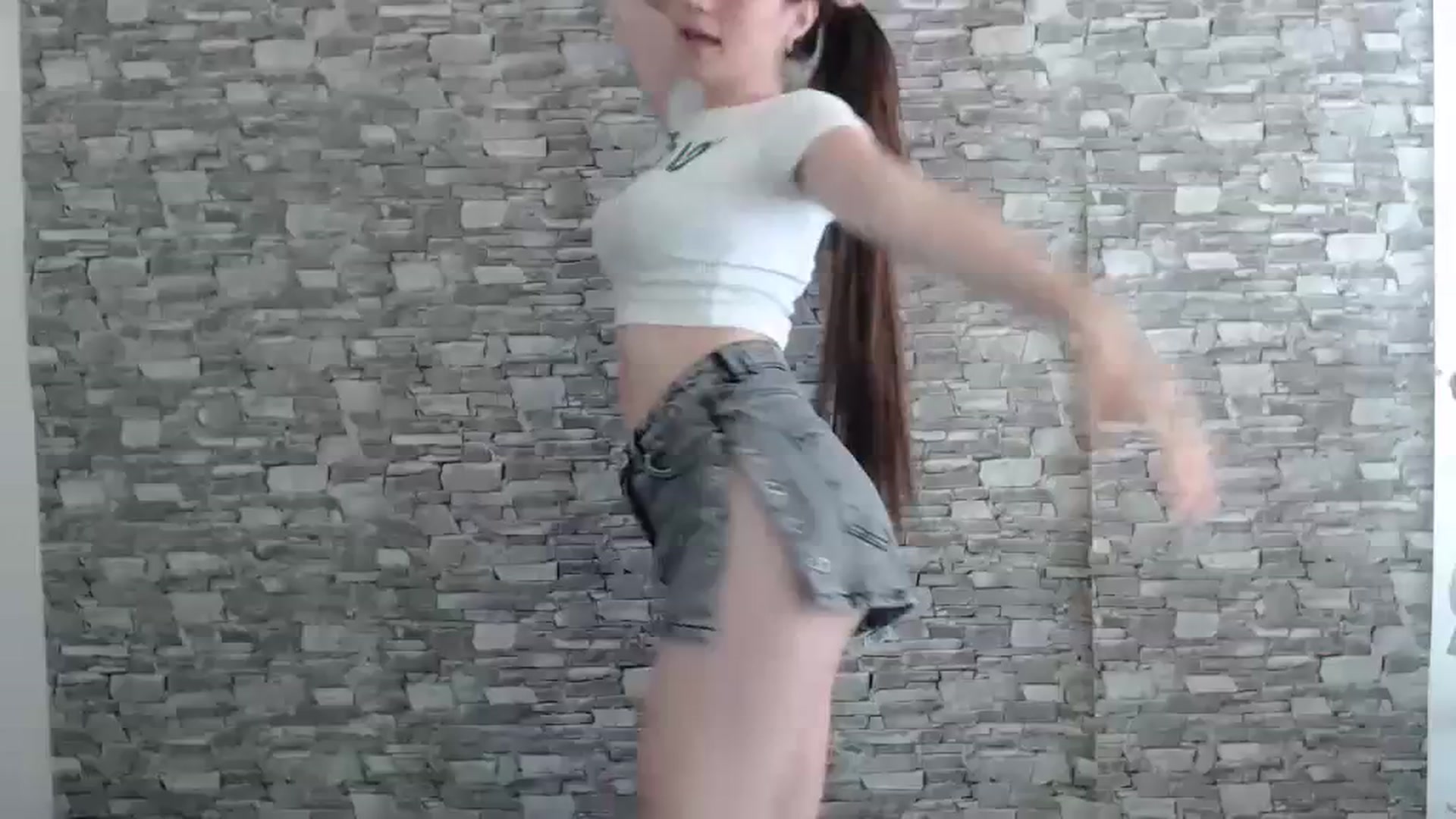 Gallery image thumbnail from Eva_Eldis's myfreecams stream on, 08/19/2023, 10:27 image 1 of 20