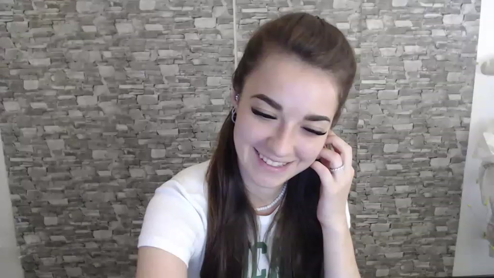 Gallery image thumbnail from Eva_Eldis's myfreecams stream on, 08/21/2023, 14:49 image 6 of 20