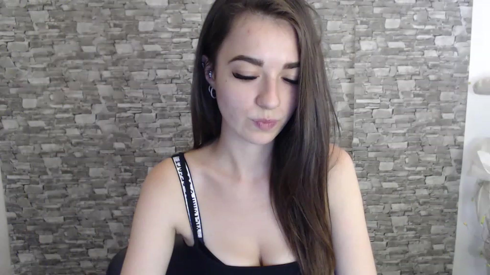 Gallery image thumbnail from Eva_Eldis's myfreecams stream on, 08/22/2023, 12:51 image 12 of 20