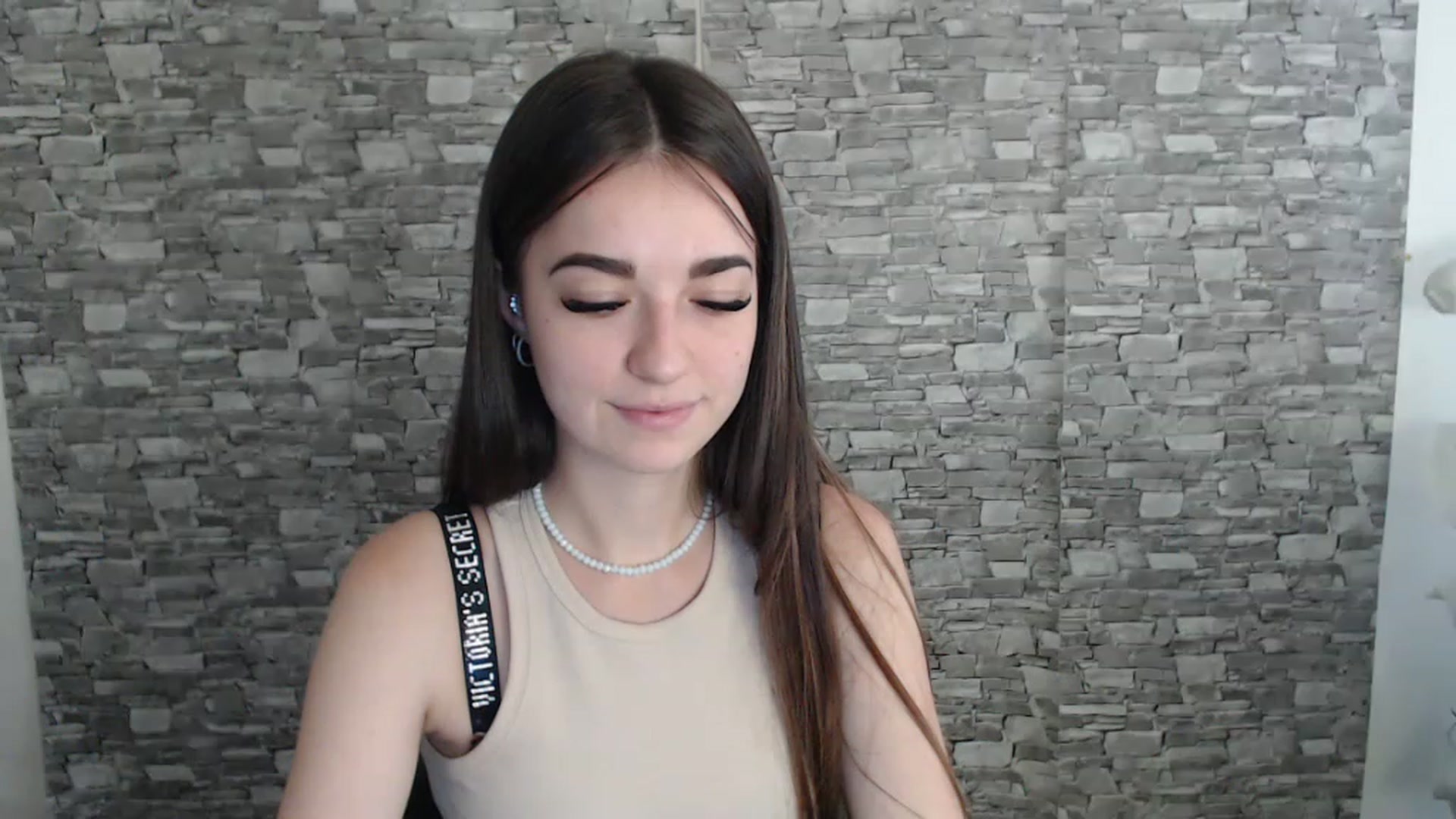 Gallery image thumbnail from Eva_Eldis's myfreecams stream on, 08/23/2023, 12:03 image 7 of 20